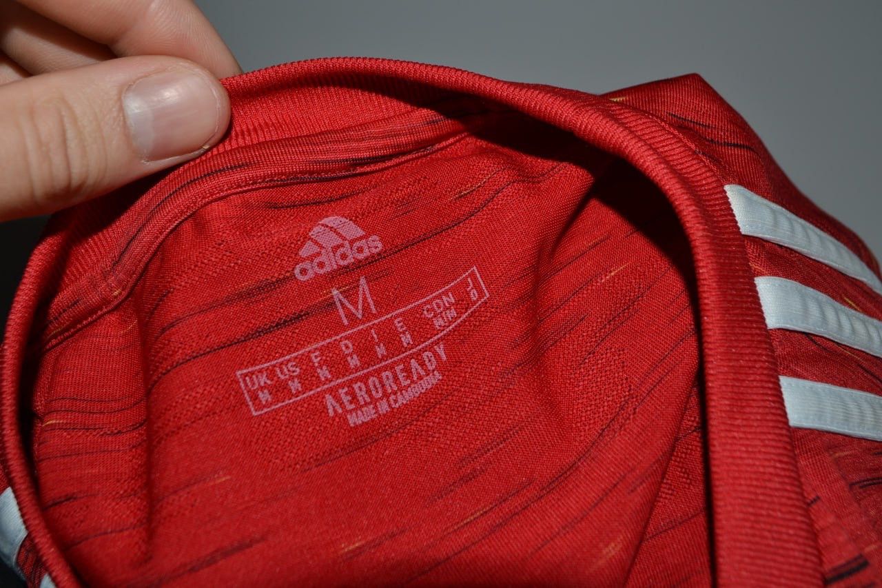 Adidas Adidas T-shirt FC manchester united CHEVROLET Size M Size US M / EU 48-50 / 2 - 7 Thumbnail