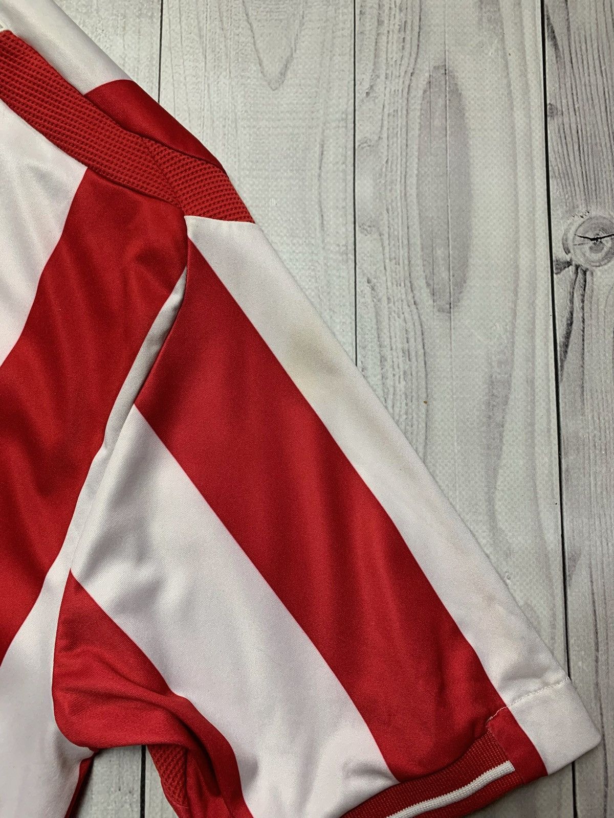 Umbro × Vintage Vintage Umbro Sunderland soccer jersey size M rare Size US M / EU 48-50 / 2 - 7 Thumbnail