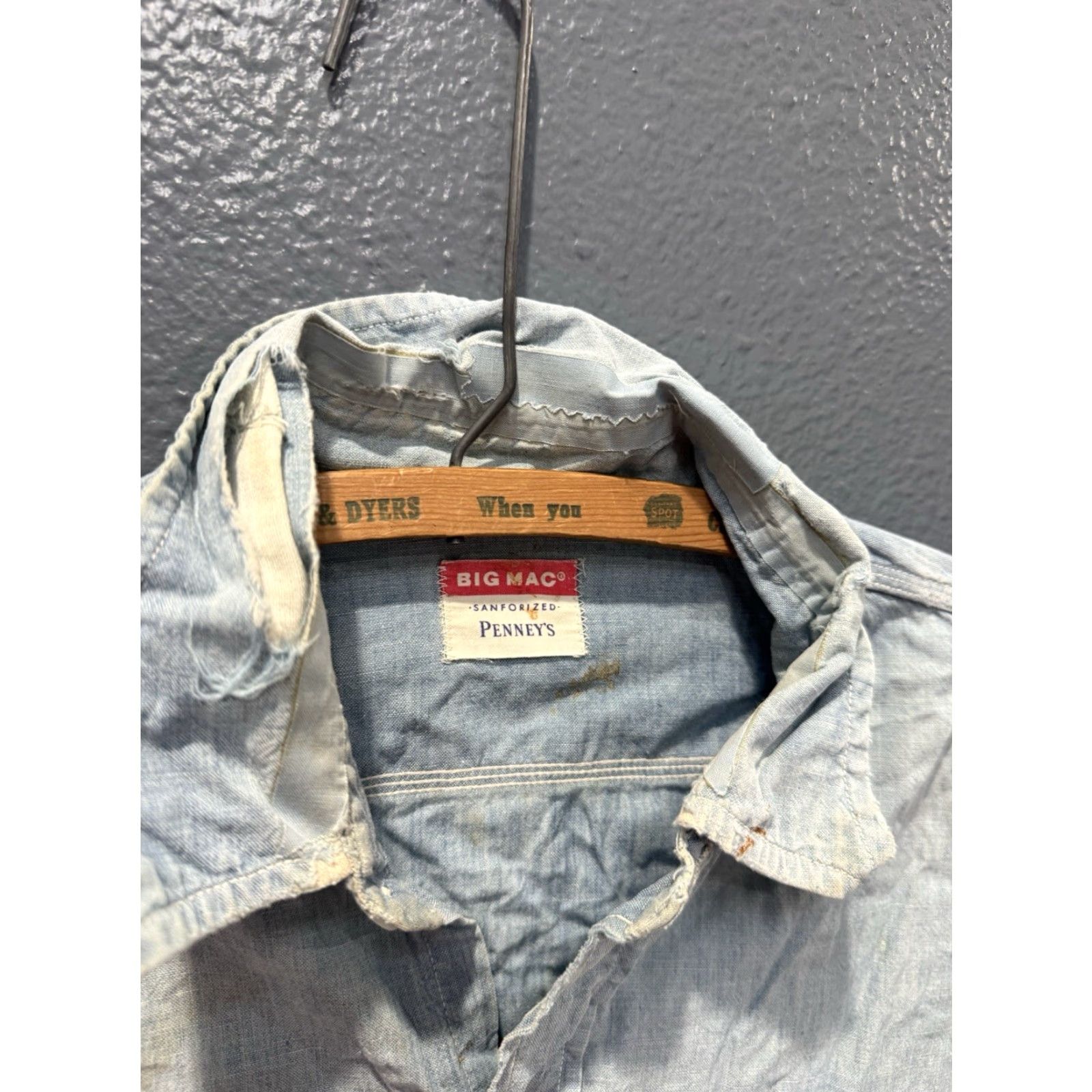 Vintage VINTAGE Big Mac Shirt Mens Large Blue 1940s Cotton Chambray Distressed Button Up Size US L / EU 52-54 / 3 - 2 Thumbnail