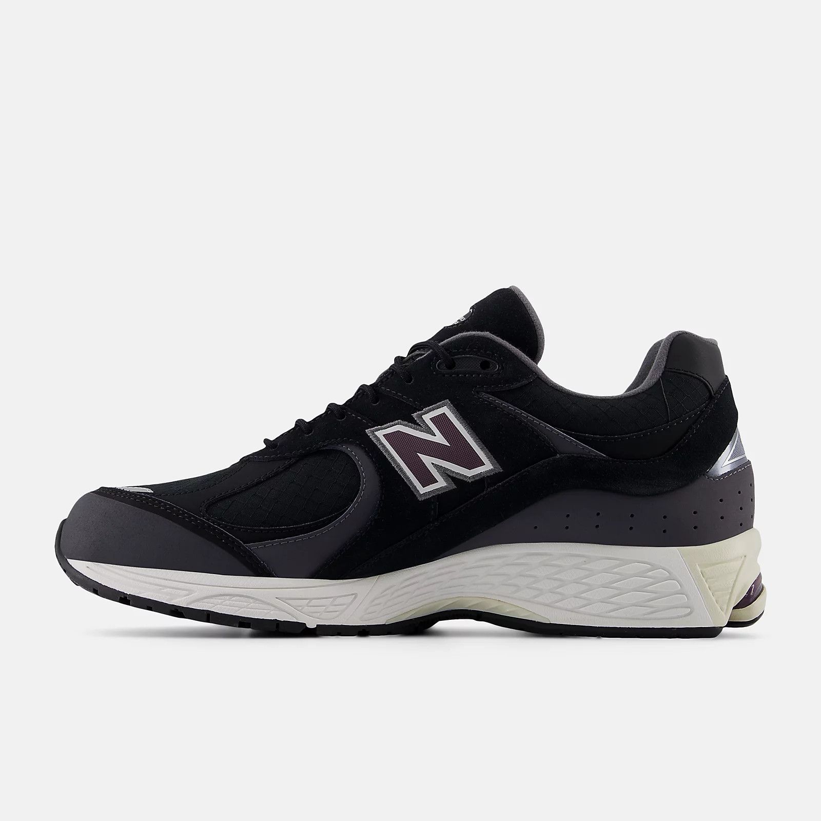New Balance o1s22i1n1124 2002RX Unisex Sneakers in Black Size US 12 / EU 45 - 3 Thumbnail
