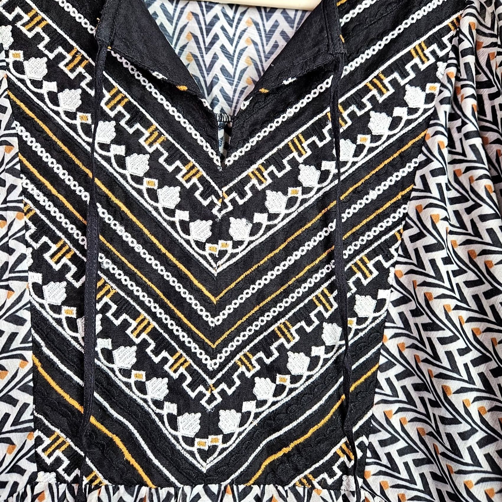 ARQ VARQ Anthropologie Daeria Women's XS Boho Embroidered Tribal Print Peasant Top Size XS / US 0-2 / IT 36-38 - 8 Thumbnail