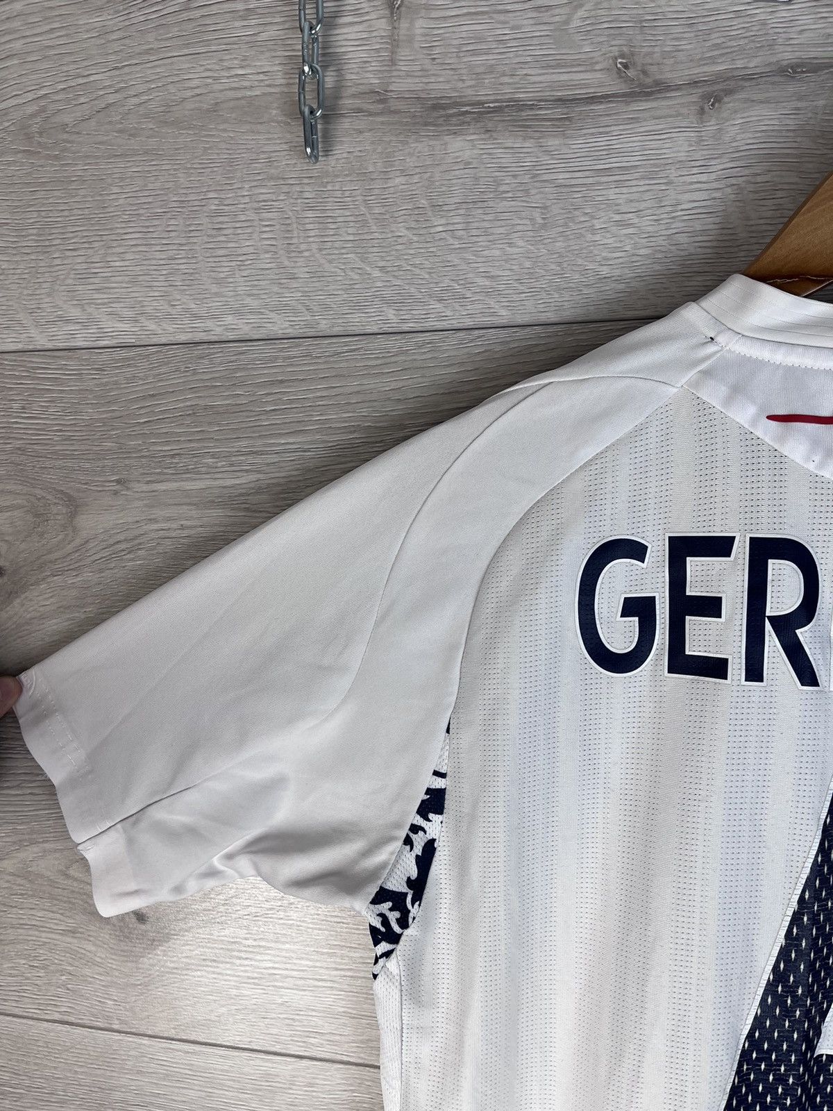 Umbro Vintage football t-shirt Umbro England #4 Gerrard size M 07s Size US M / EU 48-50 / 2 - 15 Thumbnail