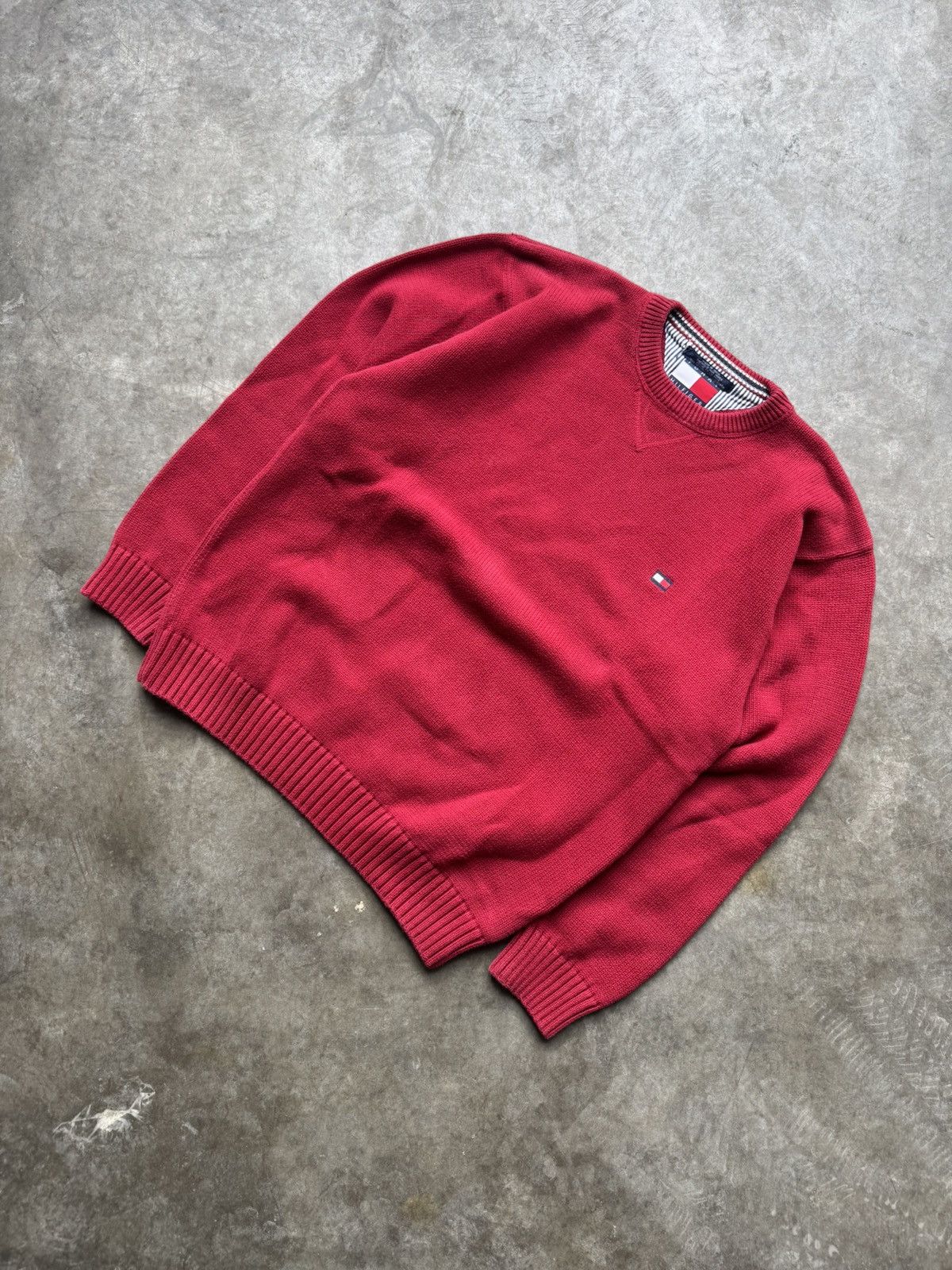 Tommy Hilfiger × Vintage Vintage 90’s/Y2K Tommy Hilfiger Red Knitted Sweater Size US L / EU 52-54 / 3 - 1 Thumbnail