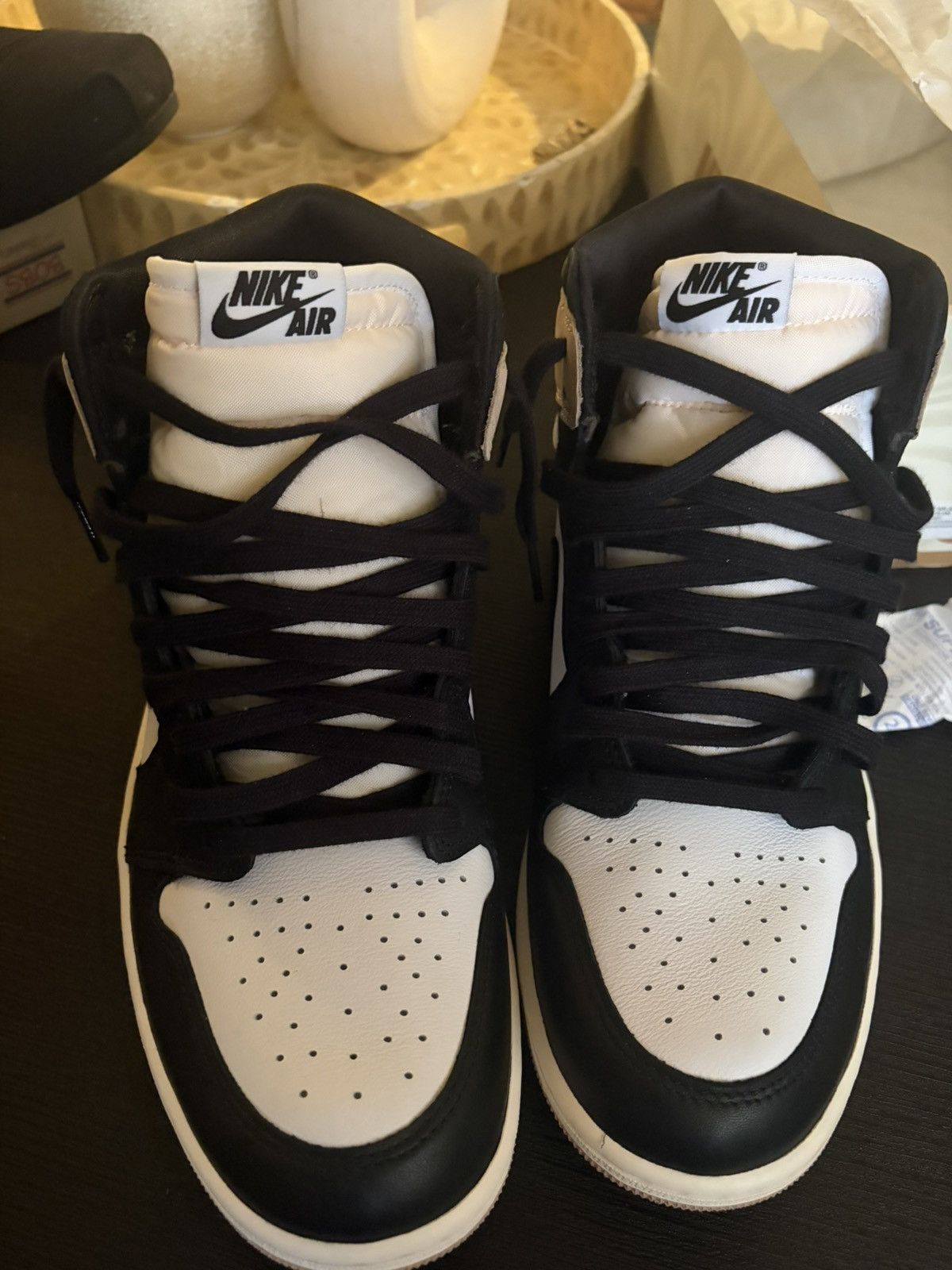 Jordan Brand Nike Air Jordan 1 Retro High OG “Latte” Size US 11 / IT 41 - 2 Thumbnail
