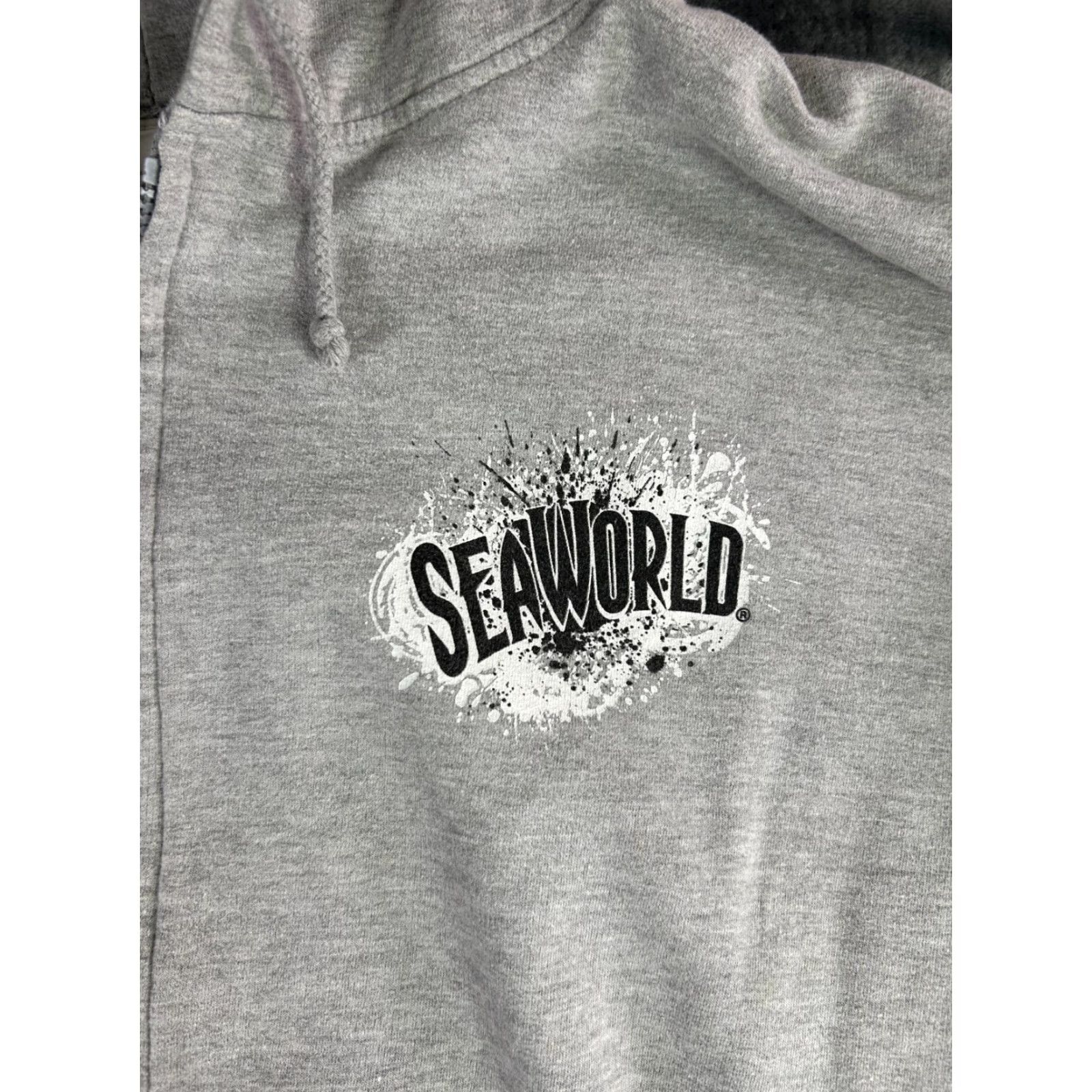Vintage SeaWorld Hoodie Gray Full Zip Shark Graphic Sweatshirt Men’s XXL Heather Logo Embroidered Vintage Fleece-lined Pullover Zip Up Size US XXL / EU 58 / 5 - 3 Thumbnail