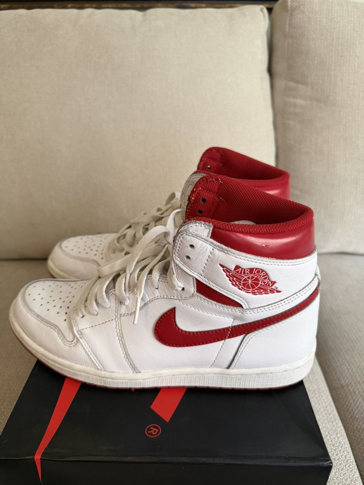 Jordan Brand JORDAN 1 RETRO - Metallic Red (2017) Size US 10 / EU 43 - 2 Thumbnail