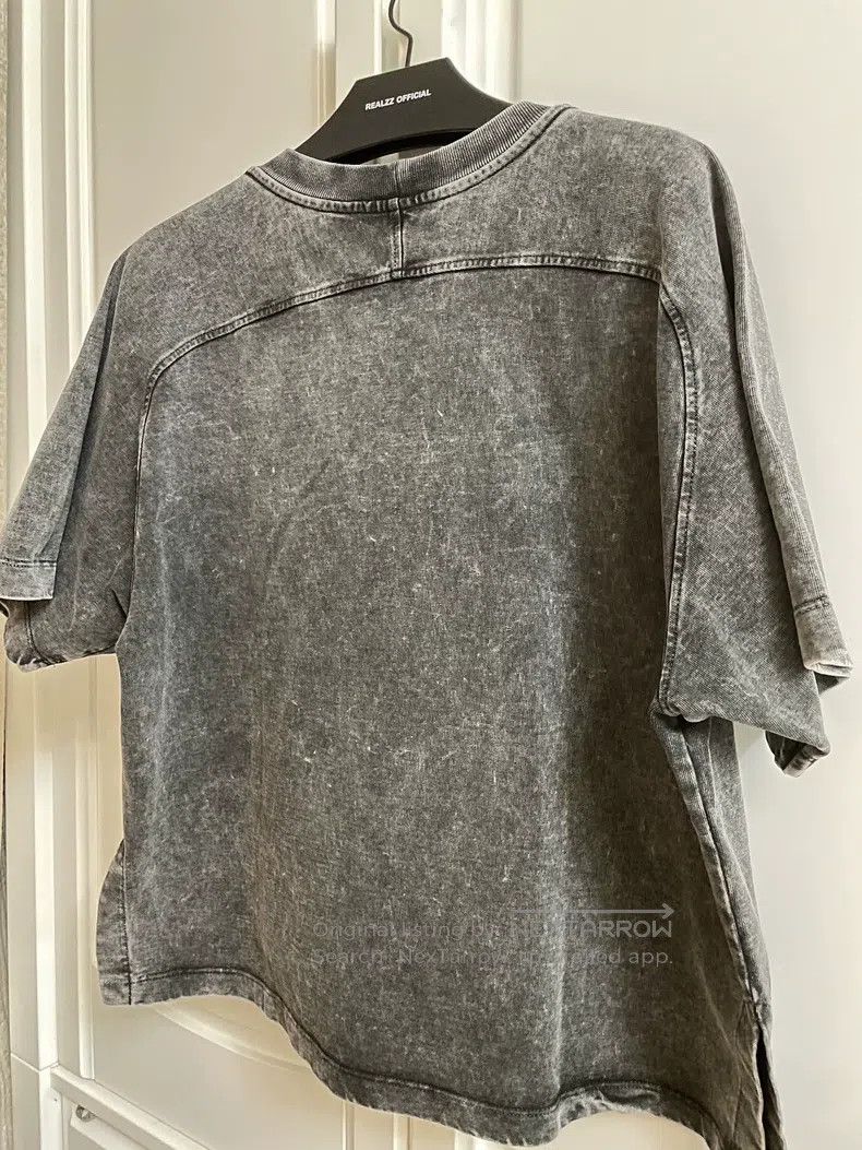 Louis Vuitton Louis Vuitton Washed grey short sleeves Size US M / EU 48-50 / 2 - 2 Thumbnail