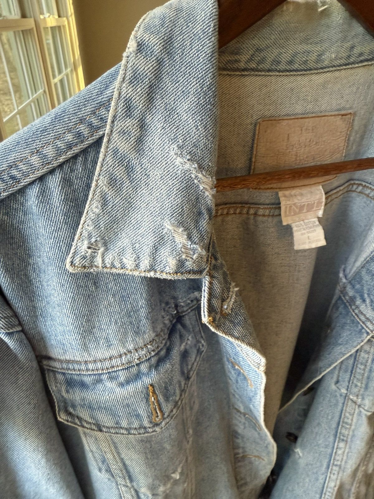 Vintage Light Wash Denim Jacket Distressed Size US M / EU 48-50 / 2 - 4 Thumbnail