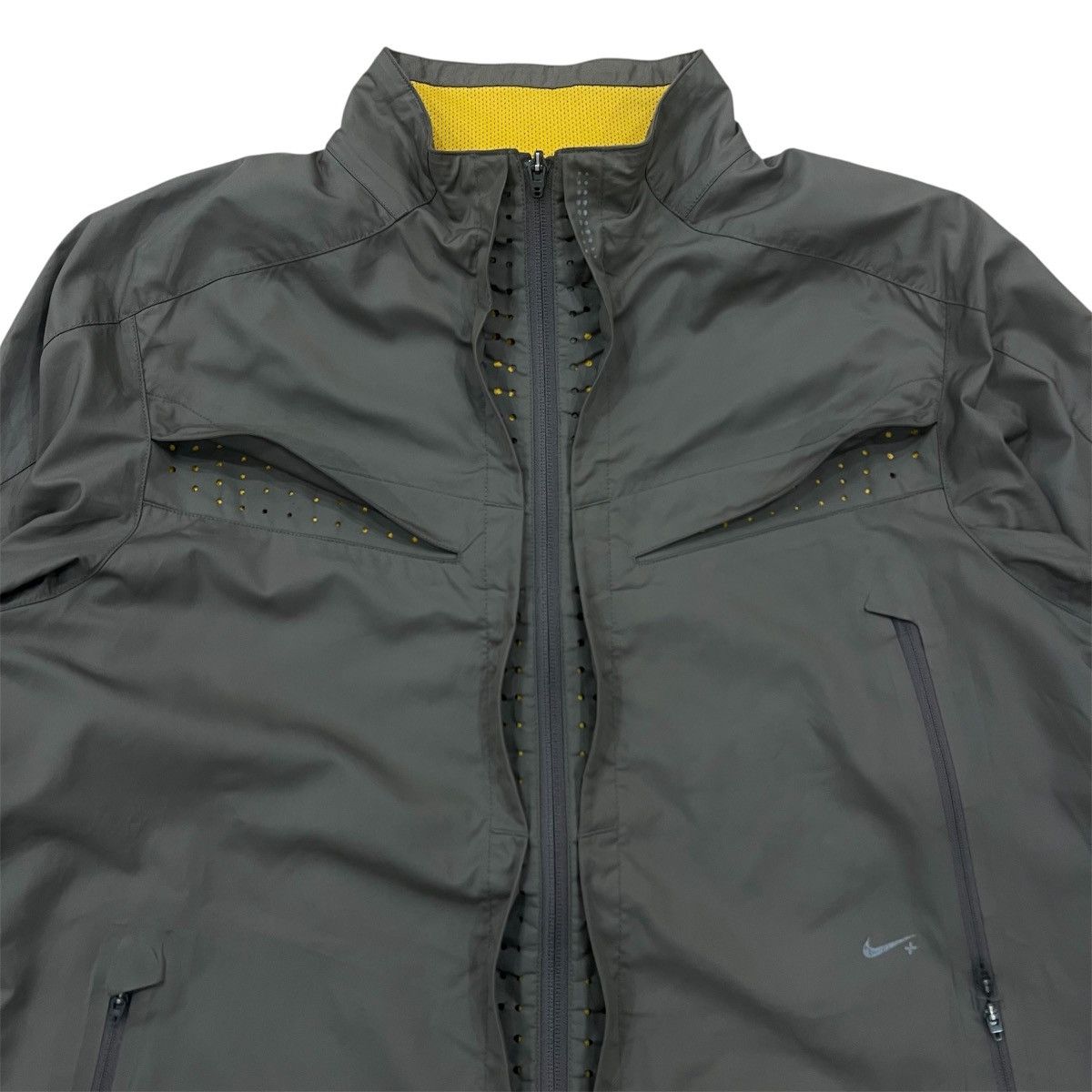 Nike Early 2000 Nike+ Fit Multi Pocket Ventilated Techical Jacket Size US M / EU 48-50 / 2 - 4 Thumbnail