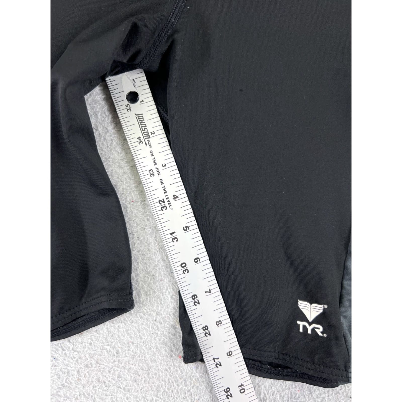 Vintage TYR Compression Shorts Men 29 Black Polyester Spandex Athletic Sports Slim Fit Waist 29 Inseam 9 in Size US 29 - 6 Thumbnail