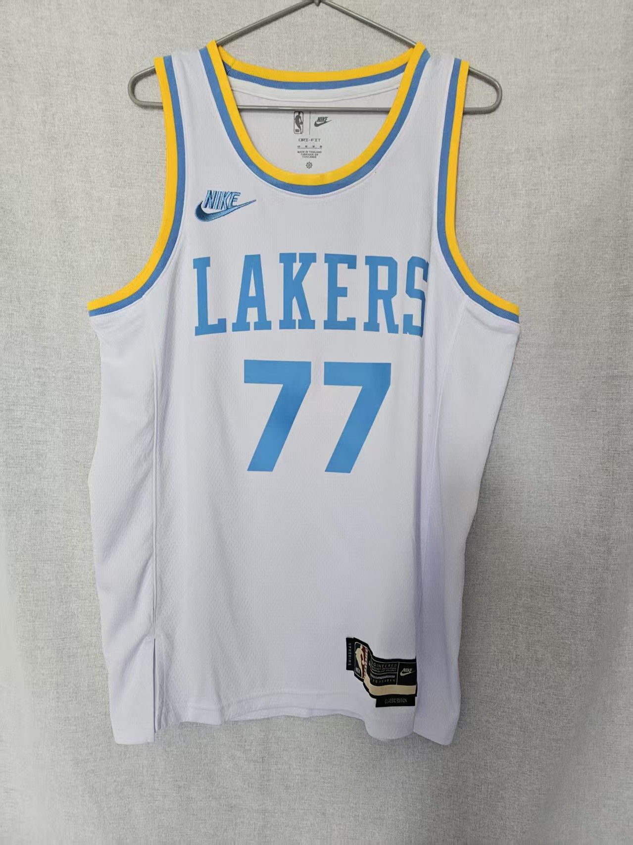 NBA Los Angeles Lakers Luka Dončić Jersey Vintage Size US S / EU 44-46 / 1 - 1 Thumbnail