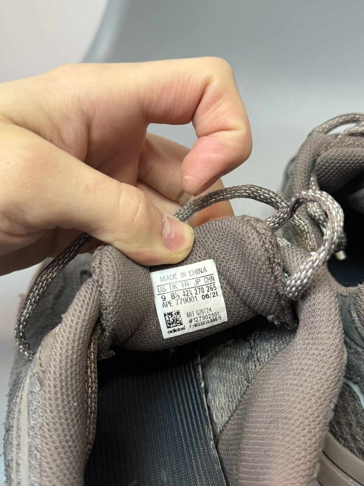 Adidas × Kanye West Adidas Yeezy Boost 700 v2 size 9 Size US 9 / EU 42 - 13 Thumbnail