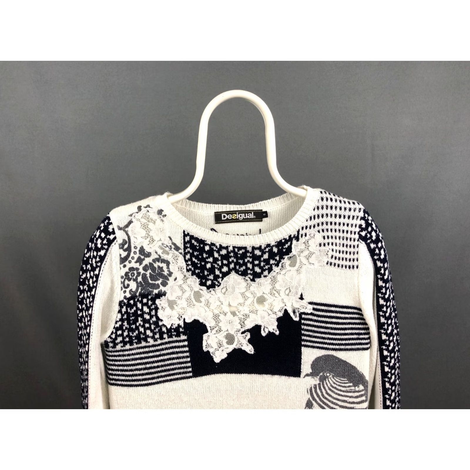 Desigual Desigual Pullover Sweater Women Size S White Patterned Acrylic Size S / US 4 / IT 40 - 3 Thumbnail