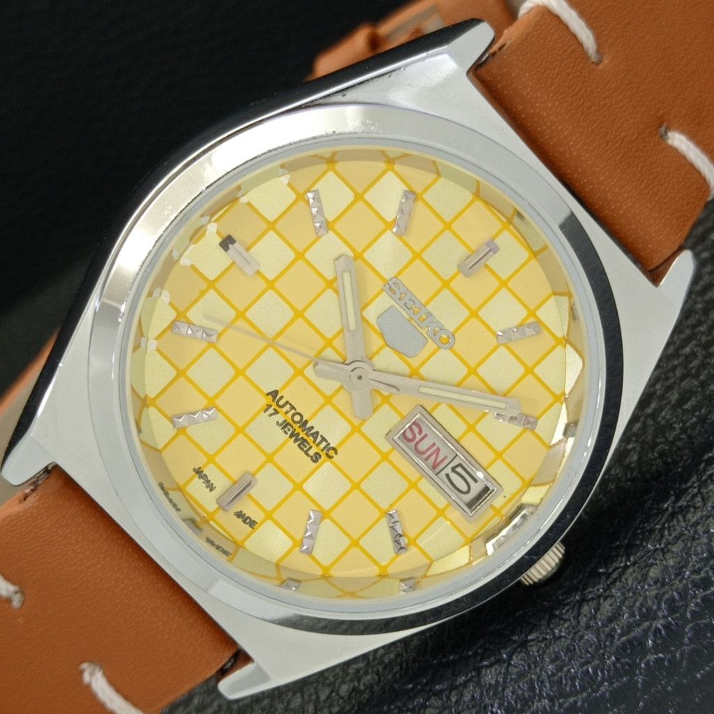 Seiko REFURBISHED VINTAGE SEIKO 5 AUTO JAPAN MENS WATCH a440219 Size 38 - 1 Thumbnail
