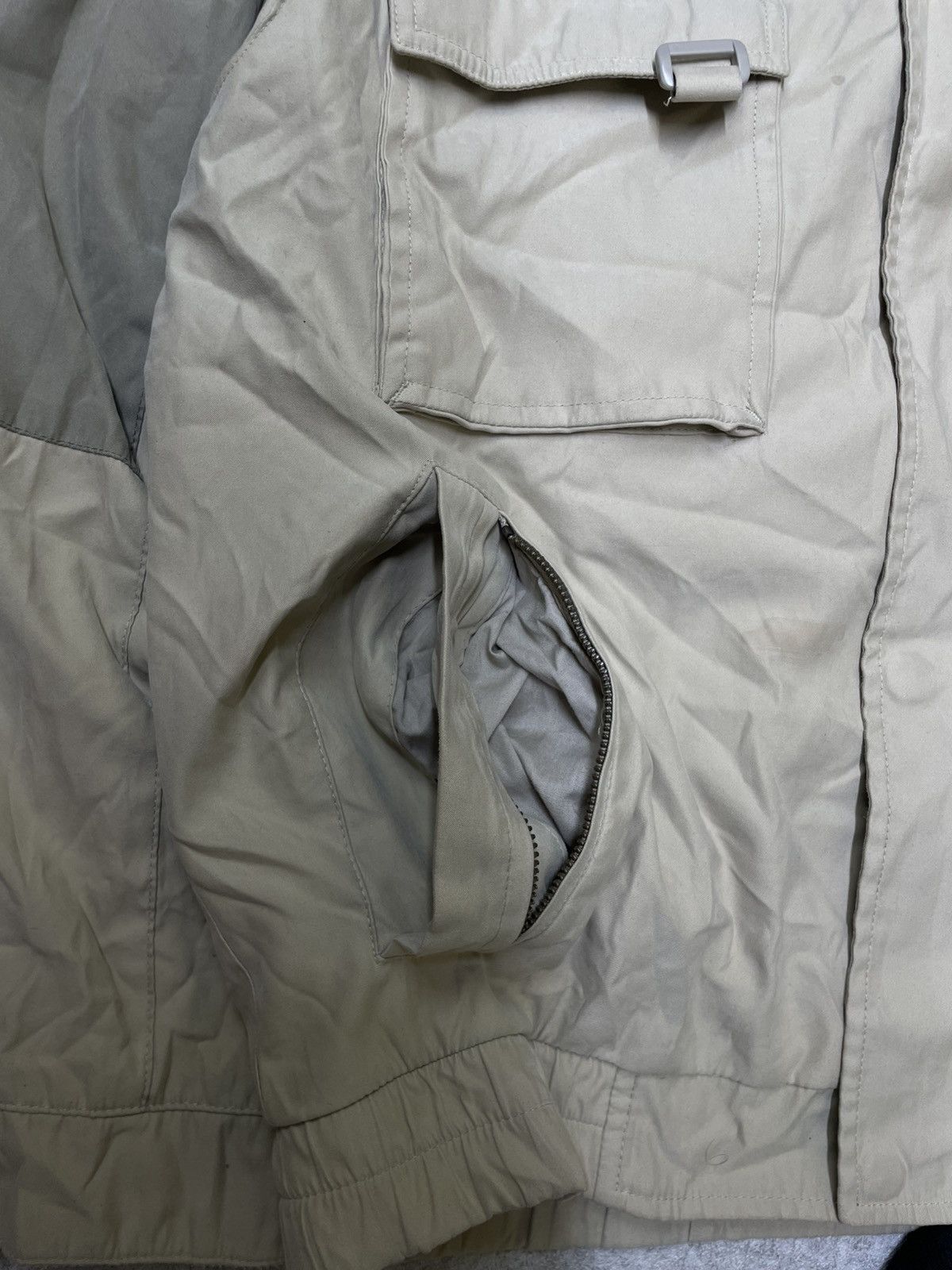 Vintage Utility Bomber Built Like Ski Gear, Styled For The Street Size US L / EU 52-54 / 3 - 11 Thumbnail