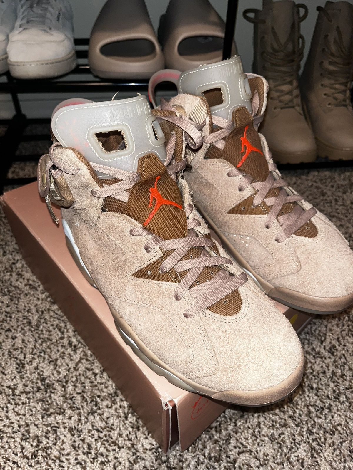 travis scott 6 british khaki on feet