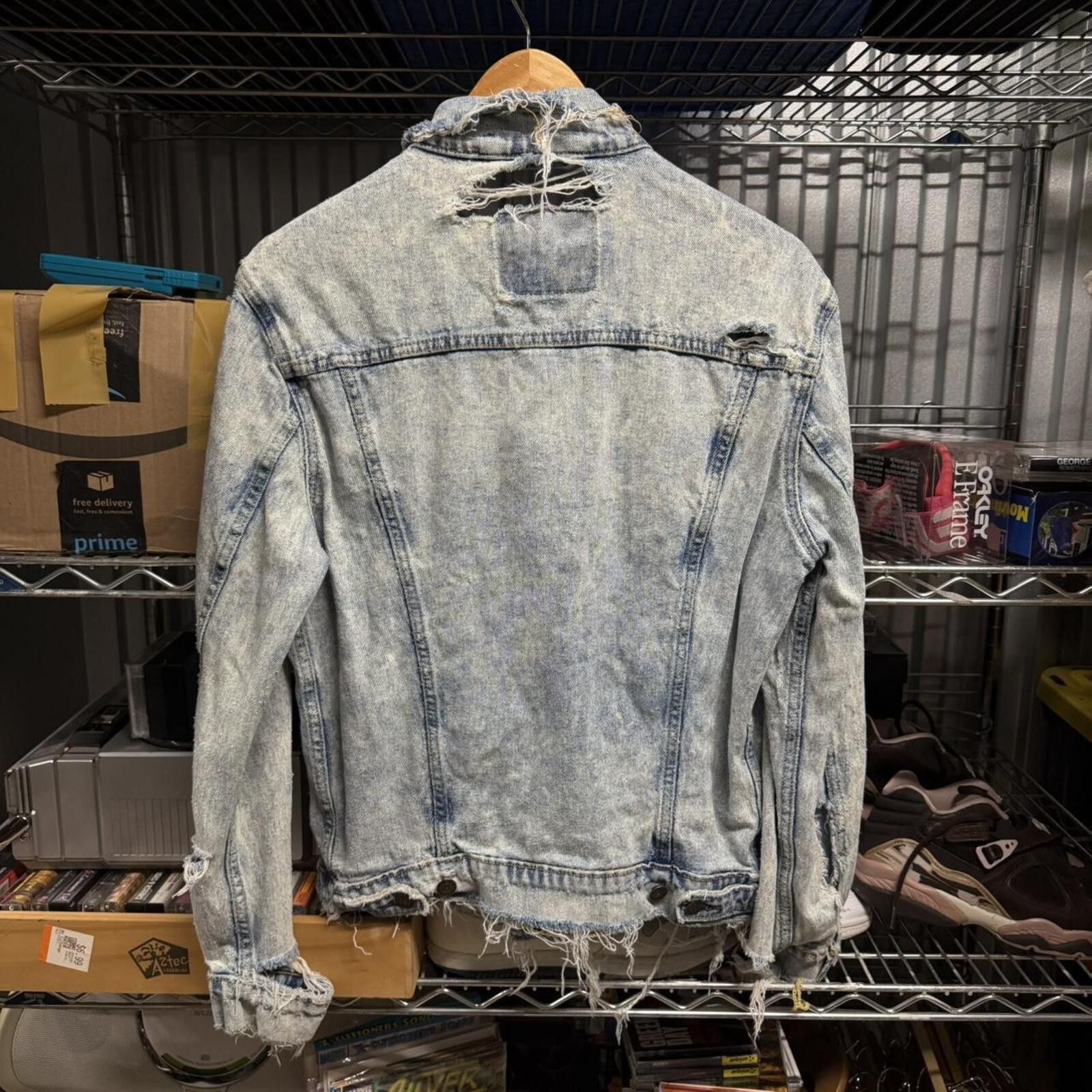 Levi's Vintage Thrashed Levi’s Denim Trucker Jacket Size US S / EU 44-46 / 1 - 5 Thumbnail