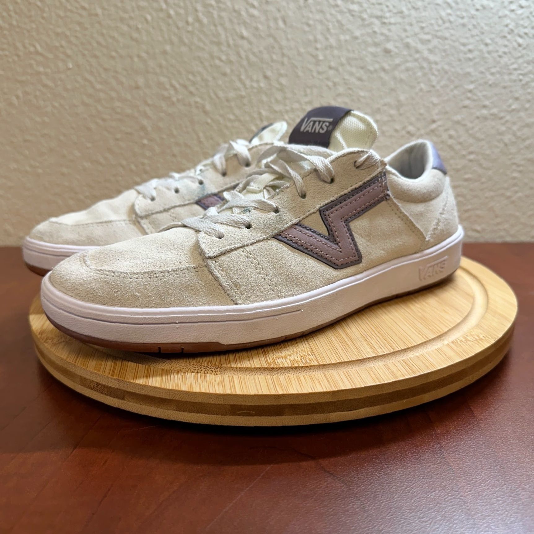 Vans VANS Vintage Womens Sneaker White Suede Low Top Old Skool Lace Up Comfort Leather Logo Sports 90s Mens Womens Girls Size M / US 6-8 / IT 42-44 - 2 Thumbnail