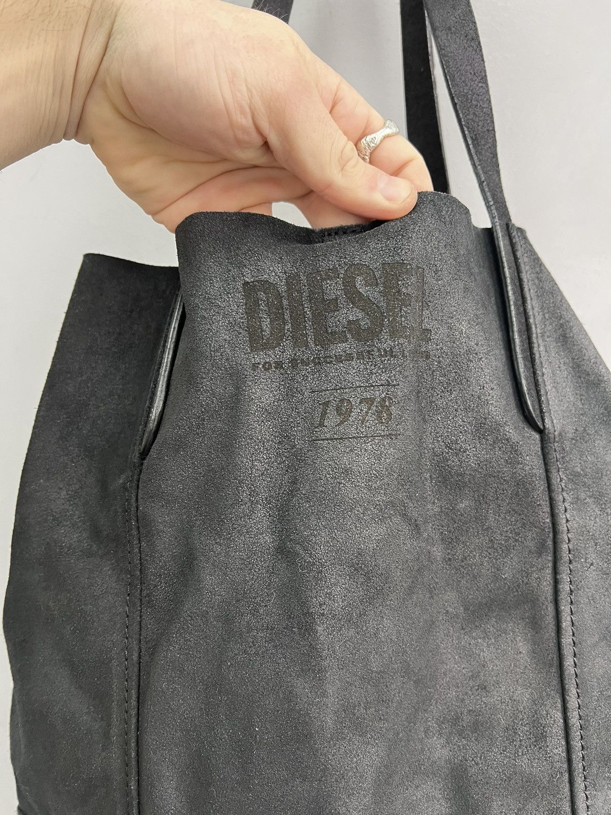 Diesel × Vintage Vintage Diesel Messenger Shoulders Bag Y2K Leather Big Logo Size ONE SIZE - 2 Thumbnail