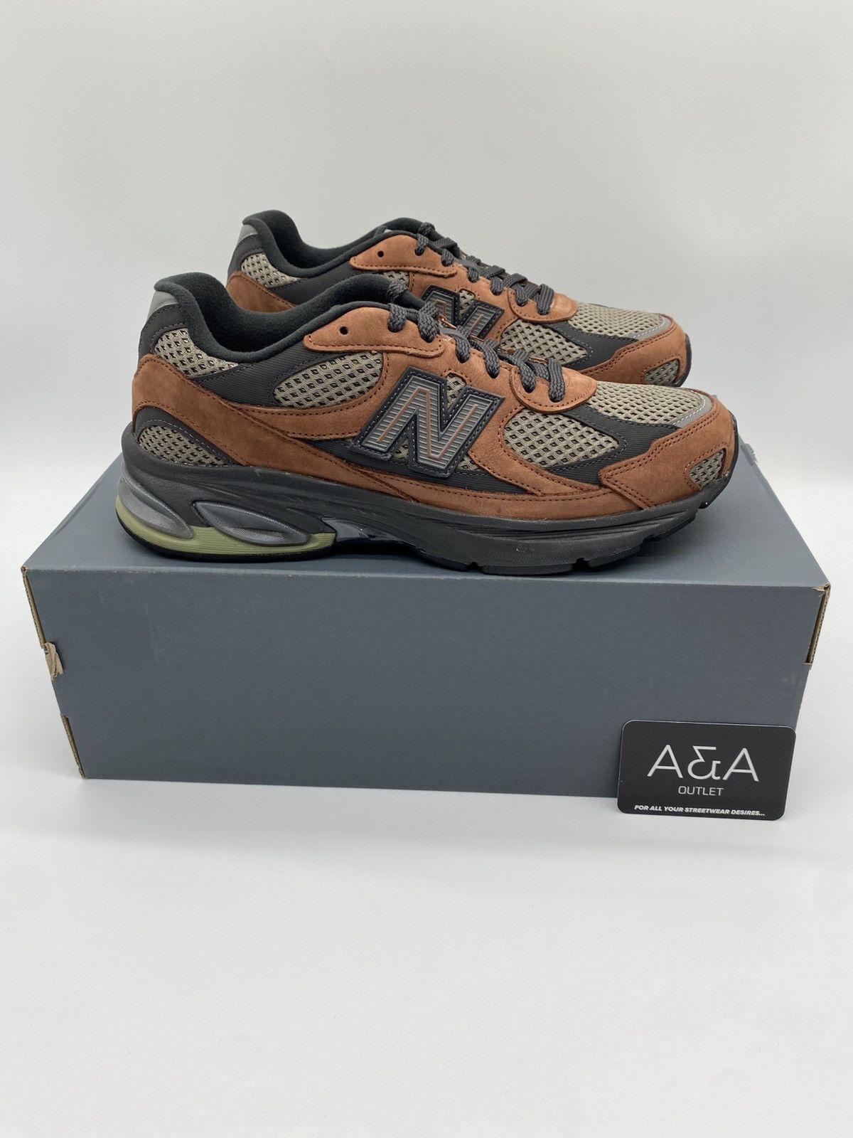 New Balance New Balance 2010 Pecan US 10 Brand New Free Shipping Size US 10 / EU 43 - 1 Thumbnail