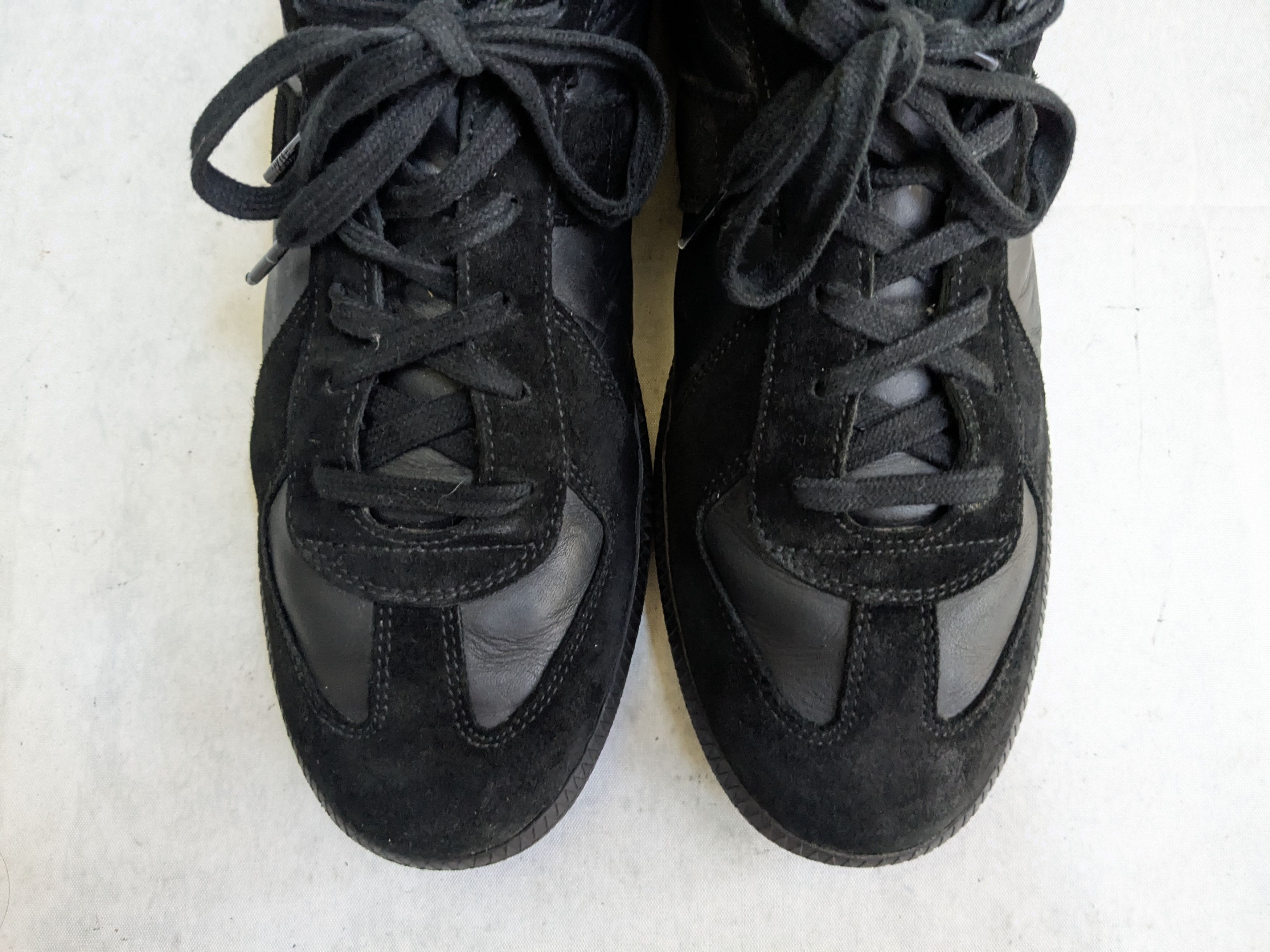 Maison Margiela Maison Margiela GAT Replica Black 9.5 42.5 Low Tops Size US 9.5 / EU 42-43 - 2 Thumbnail