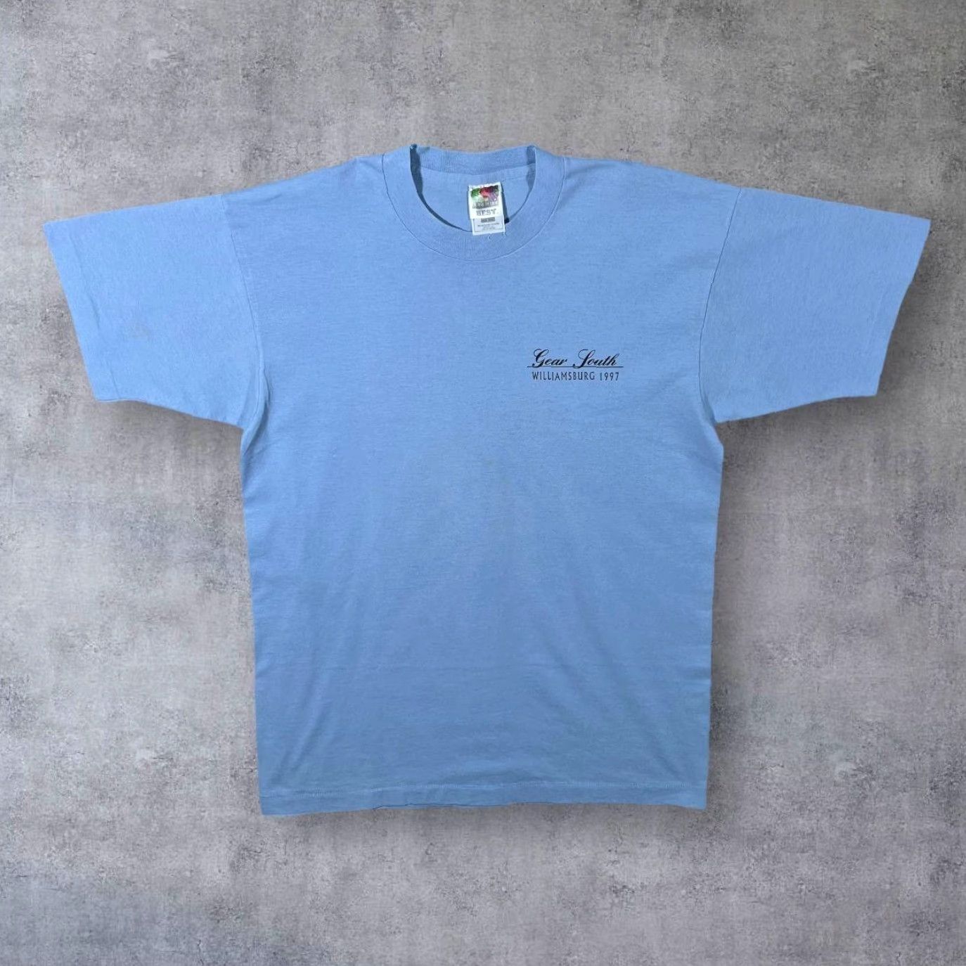 Fruit Of The Loom VINTAGE Williamsburg 1997 Souvenir Graphic Single Stitch T-Shirt Mens M Blue 90s Gear South Shirt 1990-1999 Size US M / EU 48-50 / 2 - 2 Thumbnail