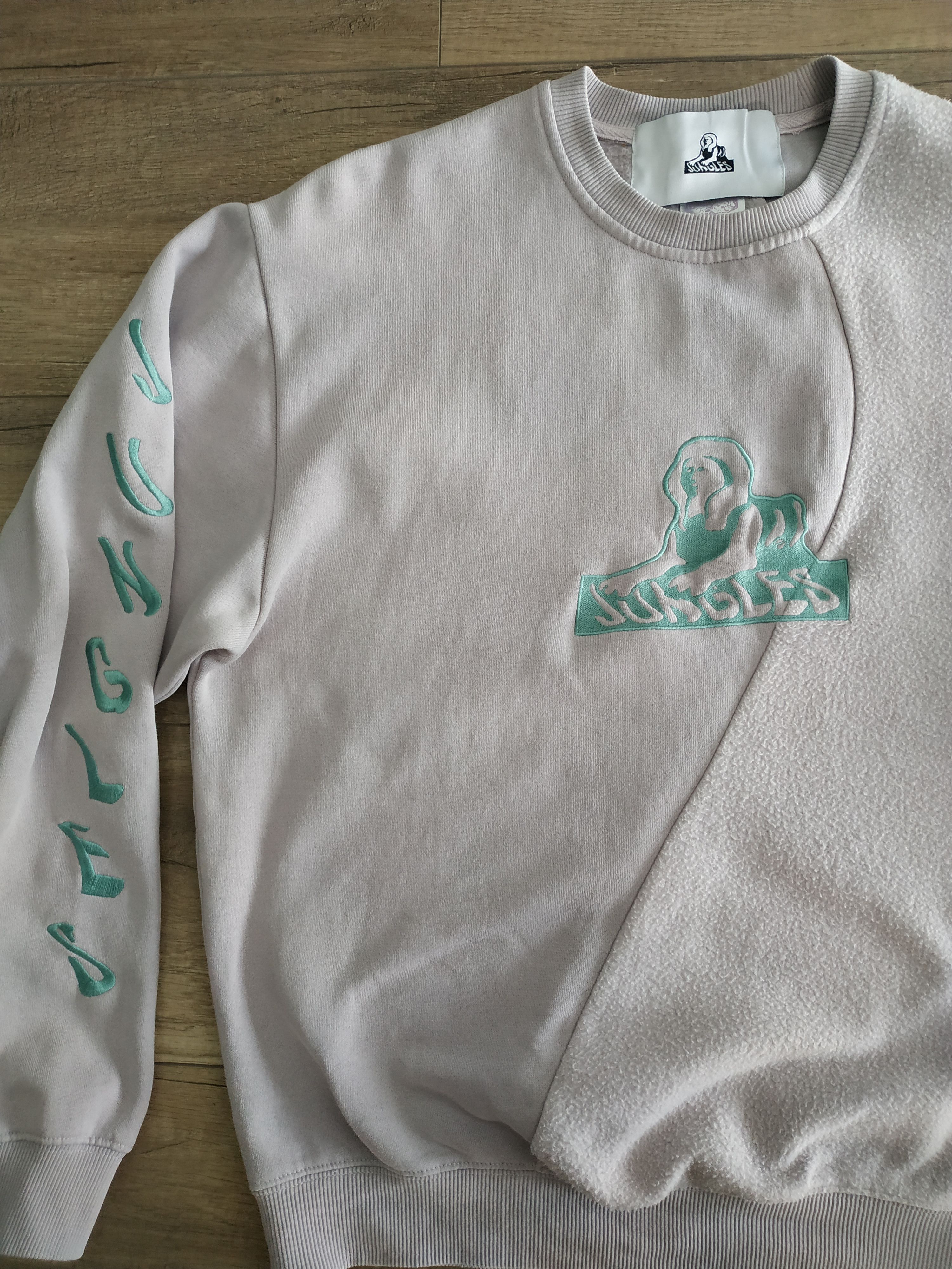 Jungles Jungles Jungles Men's Plush Front Logo Sweatshirt, s. MEDIUM Size US M / EU 48-50 / 2 - 3 Thumbnail