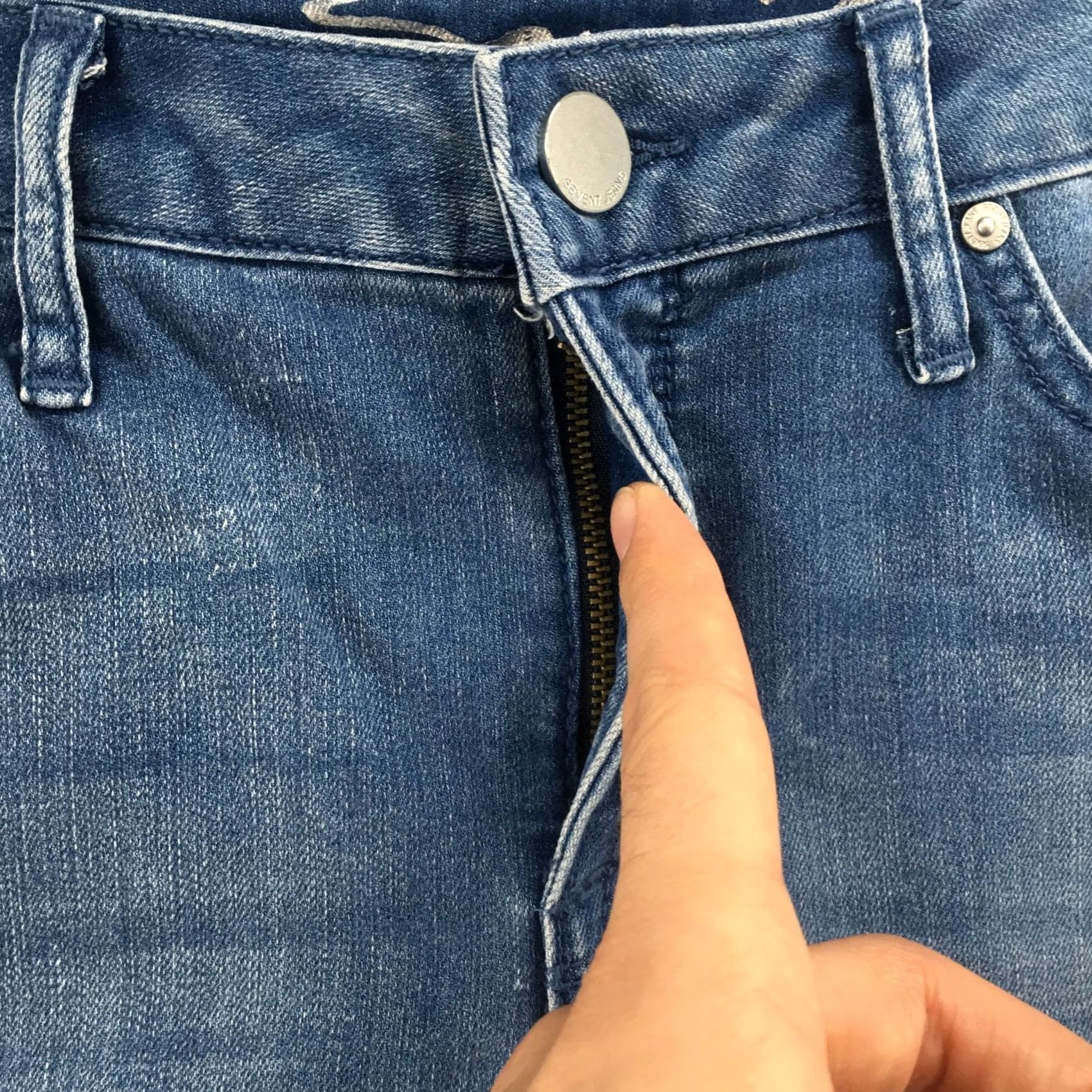 Vintage Seven Bermuda Shorts Womens 8 Blue Denim Mid Rise Casual Zip Fly Shirt (incorrect) Size 30" / US 8 / IT 44 - 3 Thumbnail