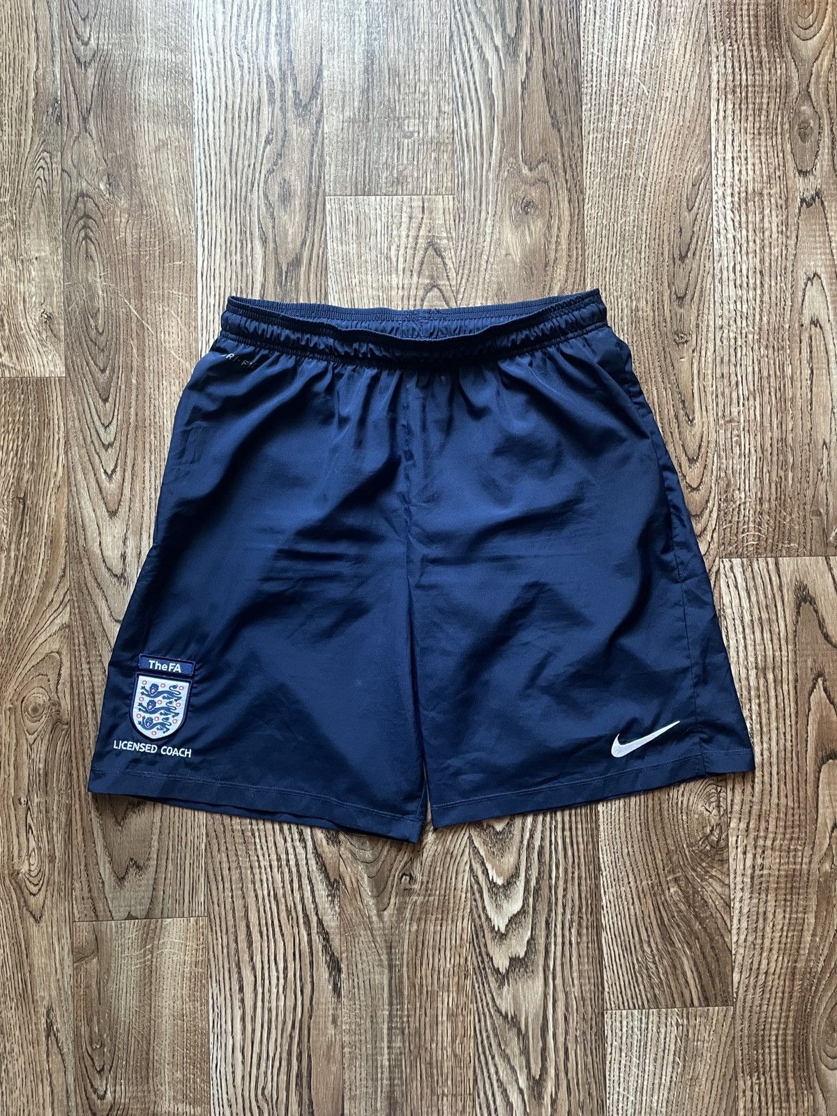 Nike Vintage 90s Nike shorts England streetwear y2k style size L Size US 34 / EU 50 - 1 Thumbnail