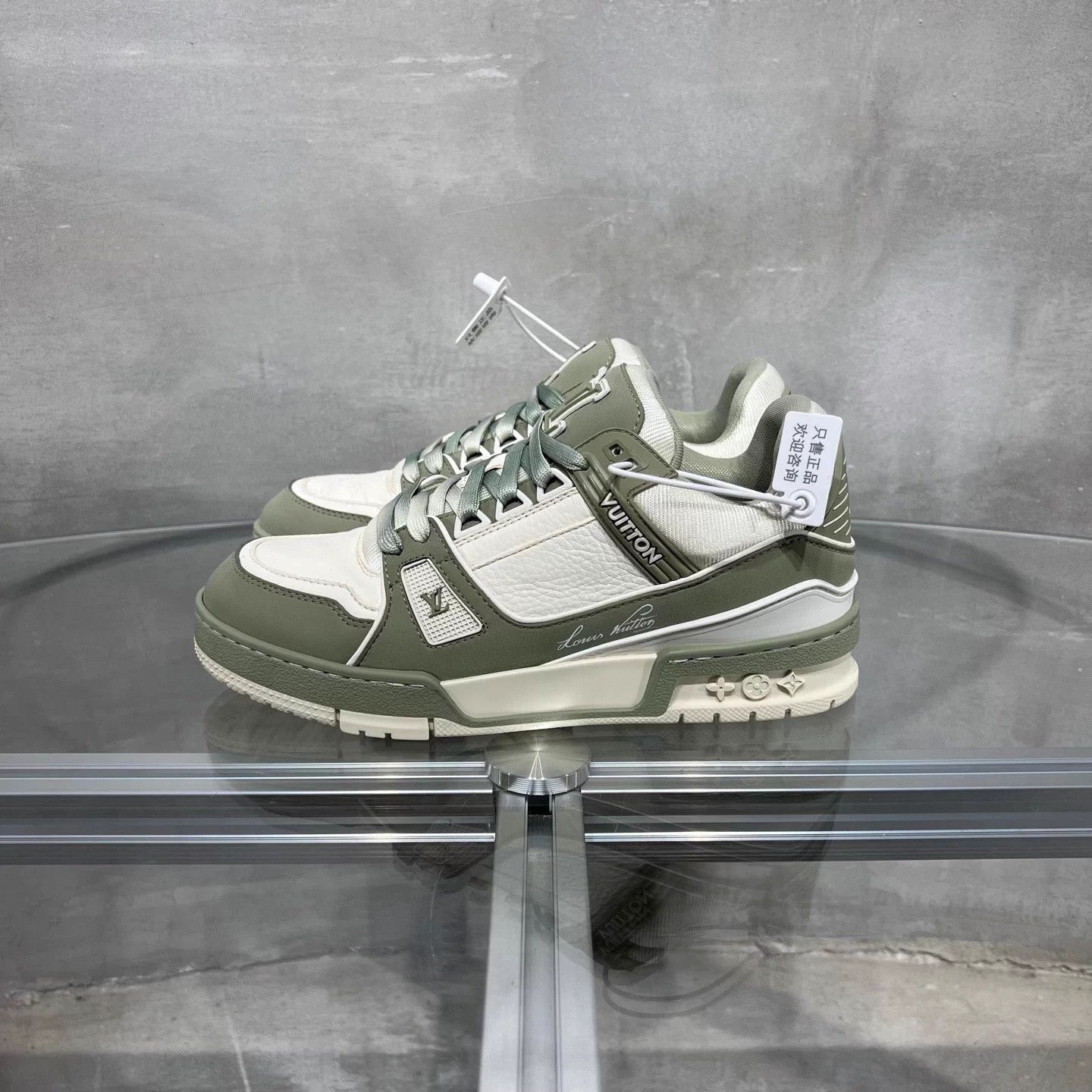 Louis Vuitton LV Trainer white green UK4 38 Size US 8 / IT 38 - 3 Thumbnail