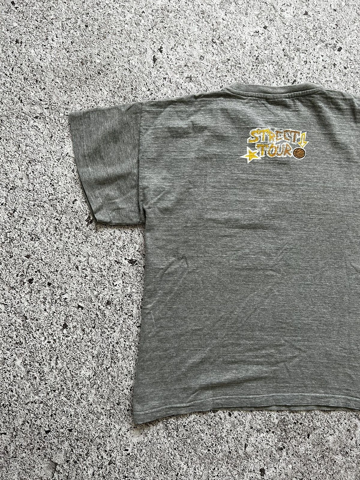 Vintage Vintage 90’s Graphic Tshirt Skateboarder Man with skateboard Size US M / EU 48-50 / 2 - 5 Thumbnail