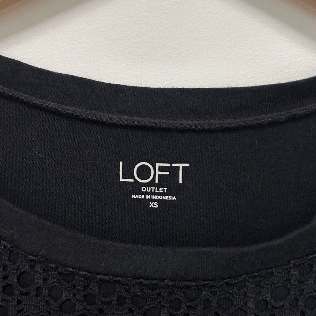 Loft Loft Outlet Black Eyelet Layered Tank Top Sz XS Size XS / US 0-2 / IT 36-38 - 2 Thumbnail