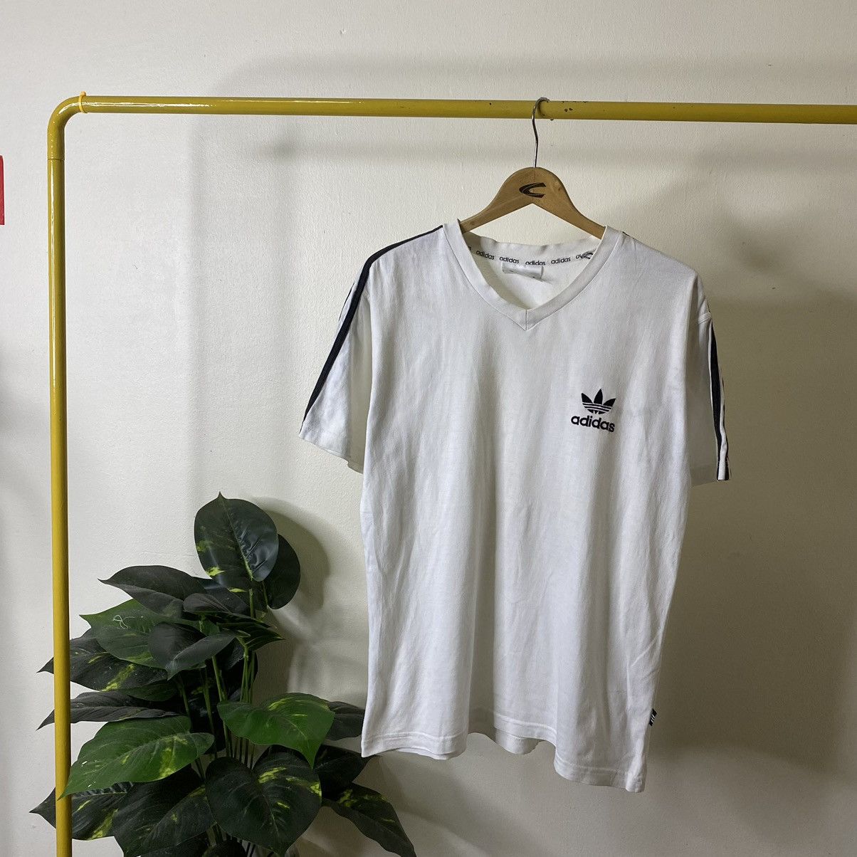 Adidas Vintage 1990s Adidas Essentials Tee Size US M / EU 48-50 / 2 - 1 Thumbnail