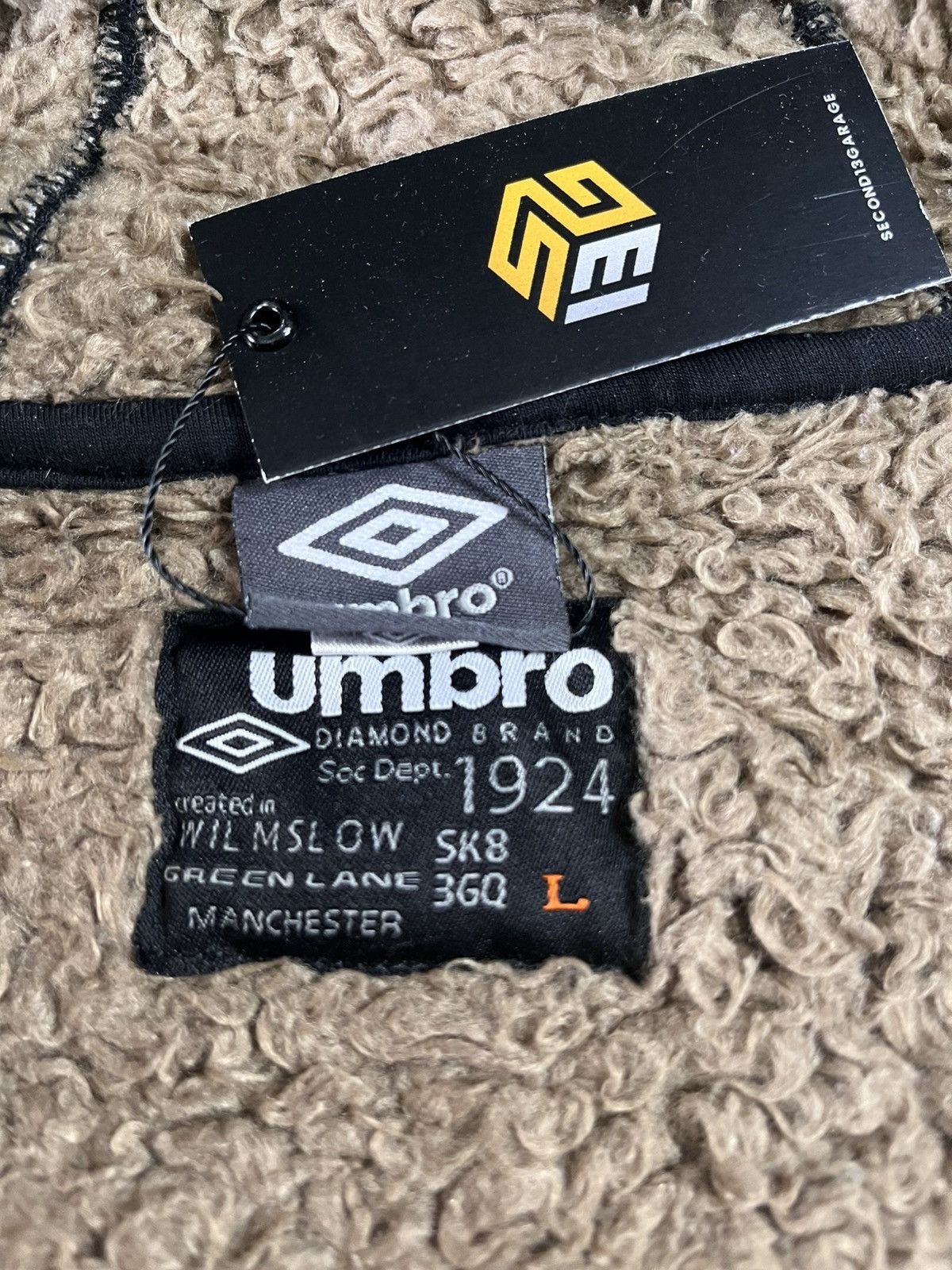 Umbro Vintage 90s Umbro Black boa hoodie parka Size US L / EU 52-54 / 3 - 6 Thumbnail