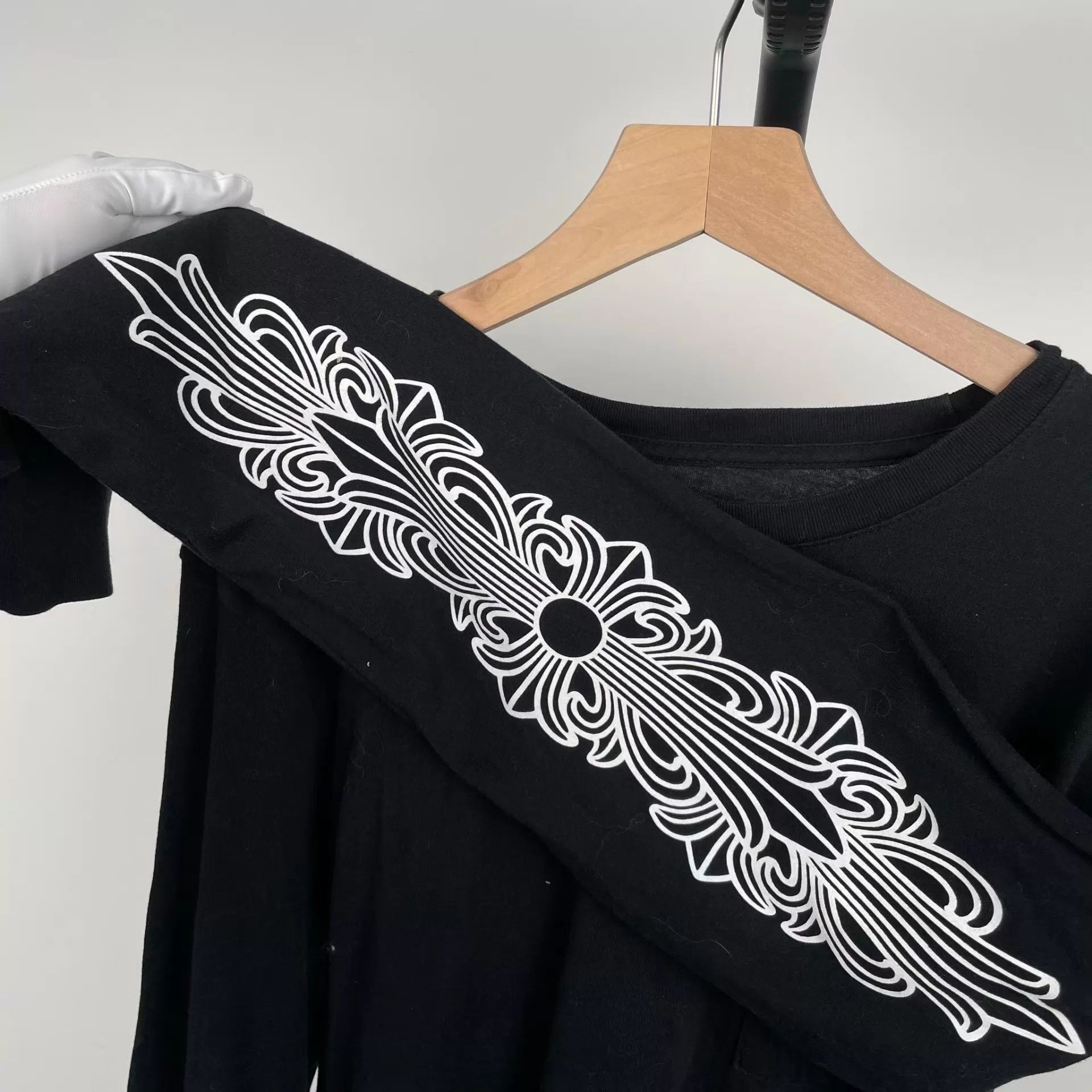 Chrome Hearts Chrome Hearts HK Excl Cross & Horsehoe blk L/S T 175 Size US L / EU 52-54 / 3 - 5 Thumbnail