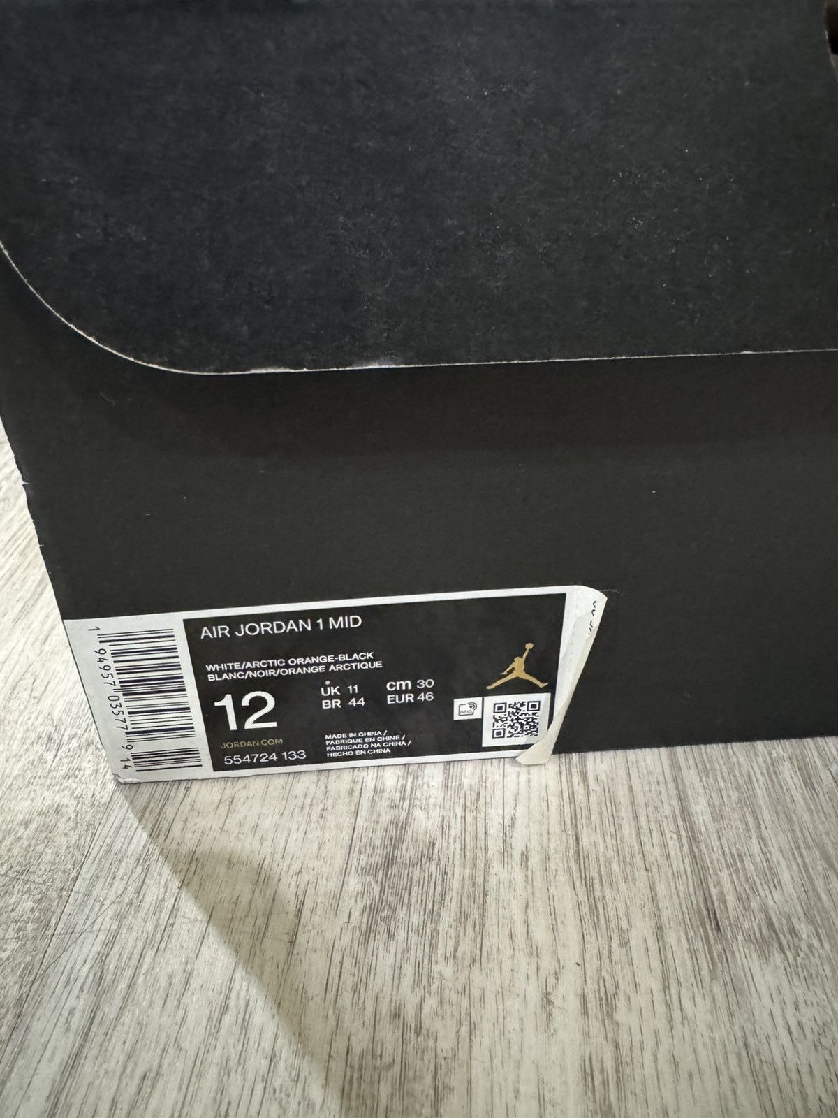Jordan Brand × Nike Air Jordan 1 Mid Size US 12 / EU 45 - 8 Thumbnail