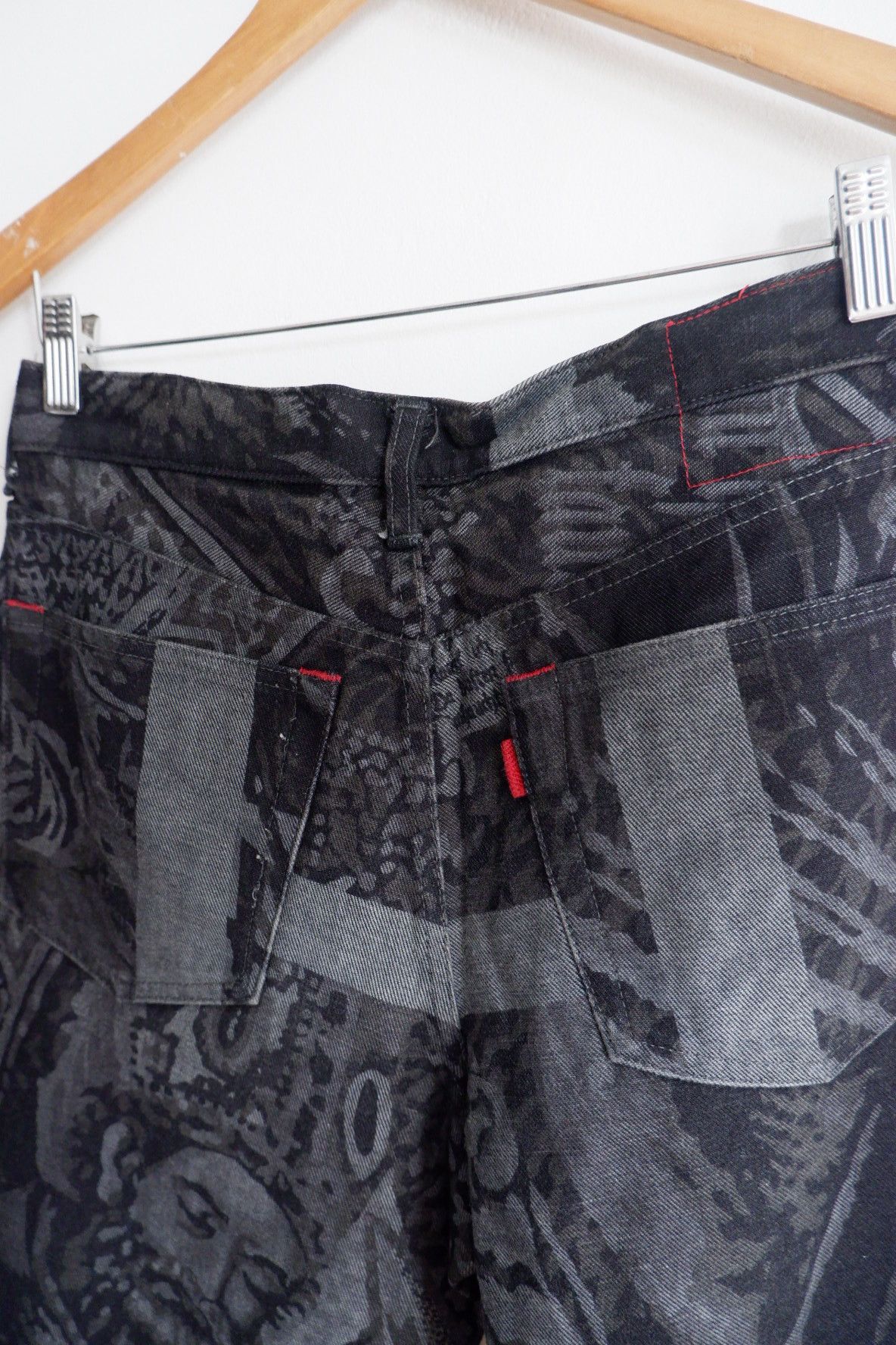 Yoshiyuki Konishi Vintage Yoshiyuki Konishi Cross Printed Jeans | Baggy fit Size US 28 / EU 44 - 5 Thumbnail
