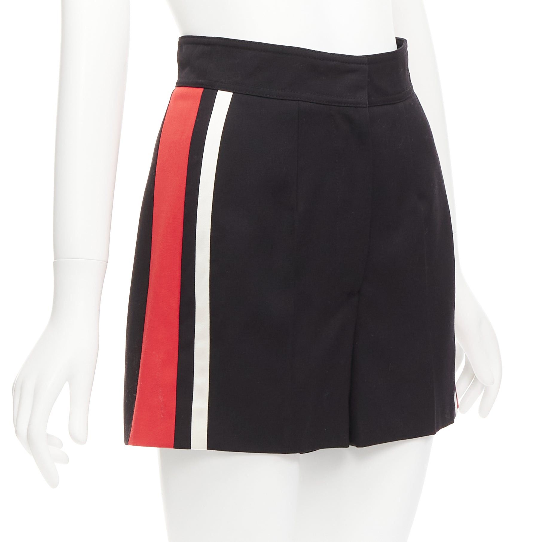 Alexander McQueen ALEXANDER MCQUEEN 2018 red white stripe black virgin wool wide shorts IT38 XS Size 26" / US 2 / IT 38 - 1 Thumbnail