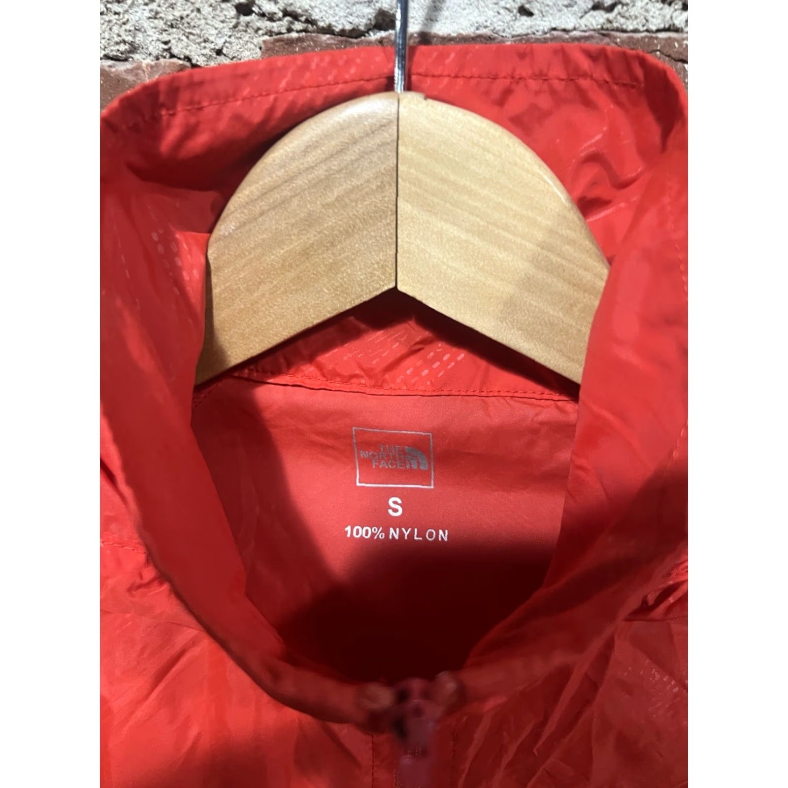 The North Face The North Face Womens Windbreaker Jacket Full Zip Hooded Lightweight Small Size S / US 4 / IT 40 - 3 Thumbnail