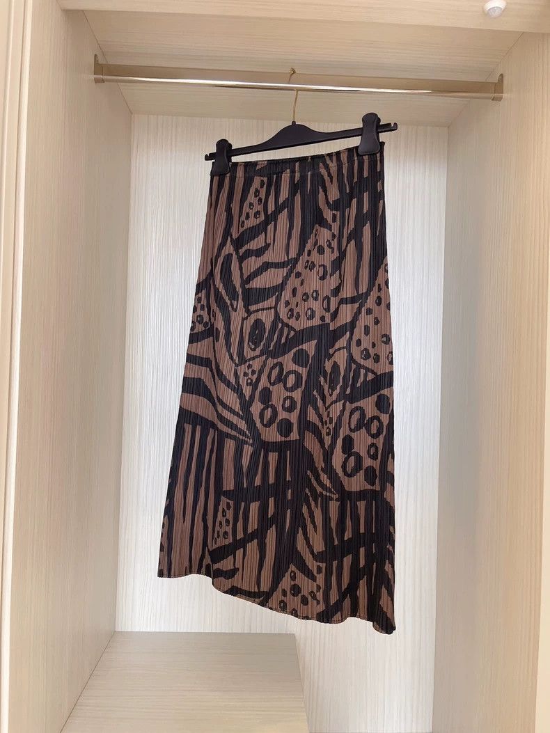 Issey Miyake issey miyake size:3 African life graffiti skirt Size 42" / US 20 - 2 Thumbnail