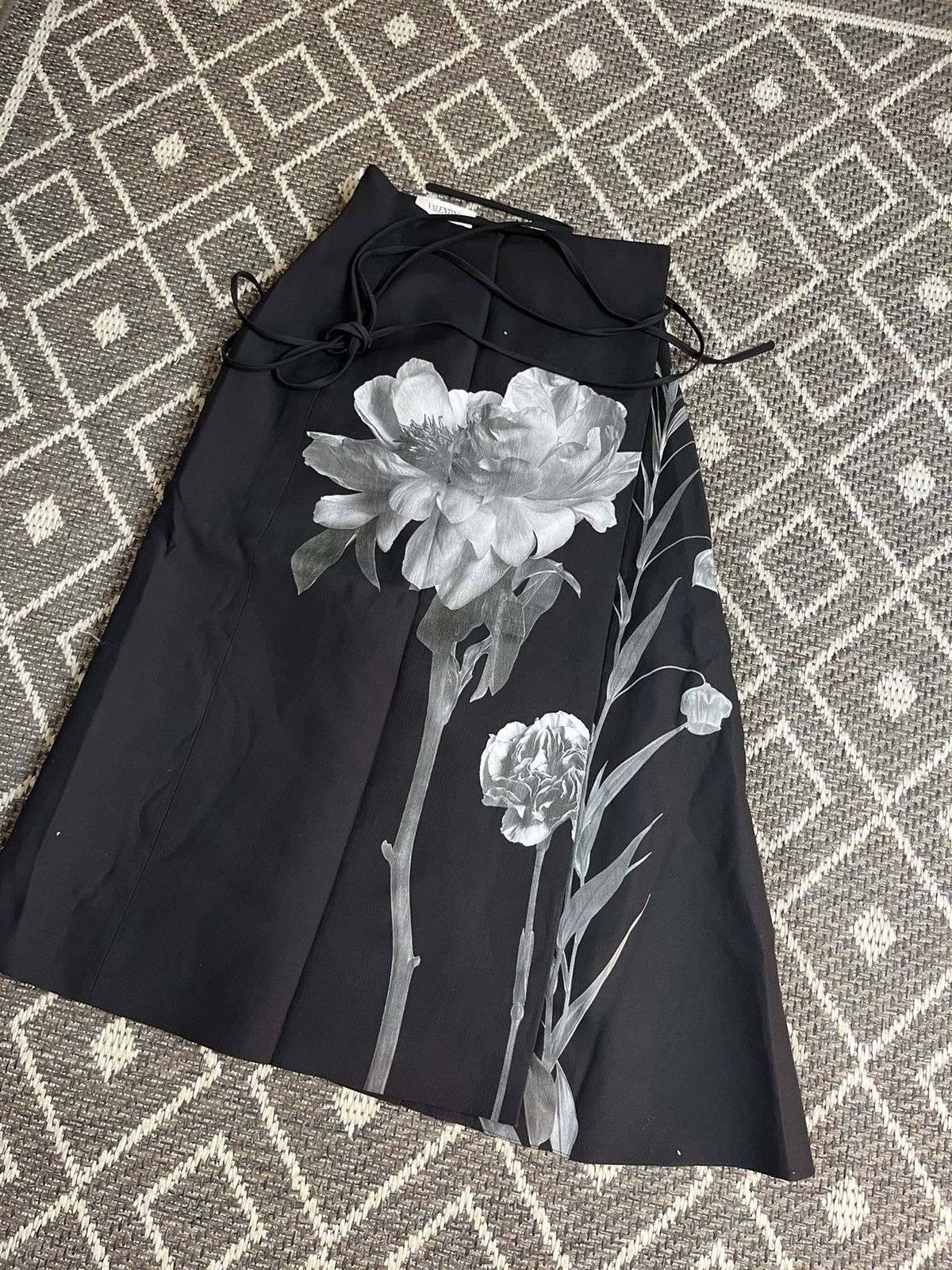 Valentino Valentino 21FW runway floral skirt Size 27" / US 4 / IT 40 - 8 Thumbnail