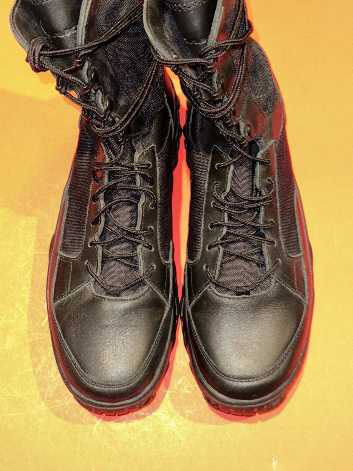Oakley OAKLEY 8" FIELD ASSAULT BLK LEATHER TACTICAL BOOTS 10US READ Size US 10 / EU 43 - 12 Thumbnail