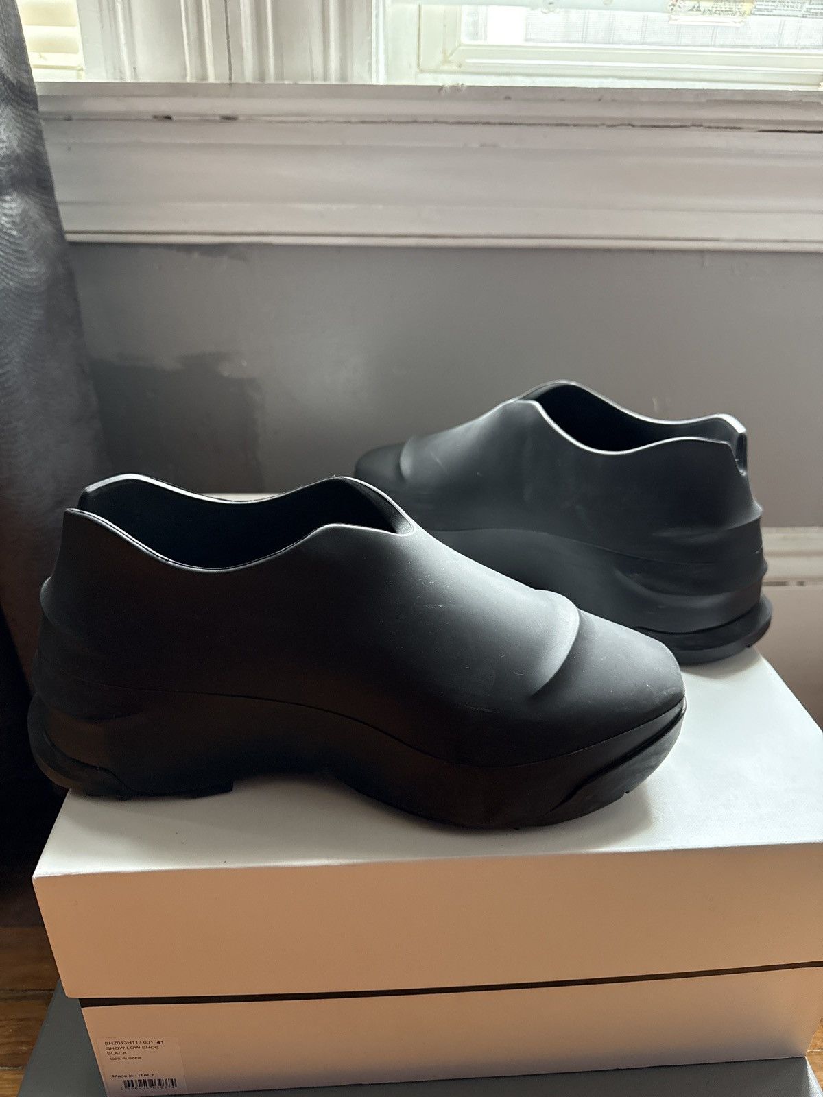 Givenchy Givenchy Rubber Mallow Shoes Size US 8 / EU 41 - 3 Thumbnail