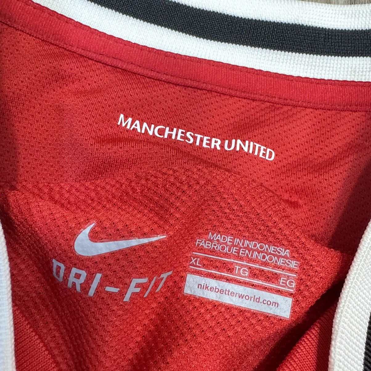 Other Manchester United 11/12 home shirt #14 Chicharito Size US XL / EU 56 / 4 - 6 Thumbnail