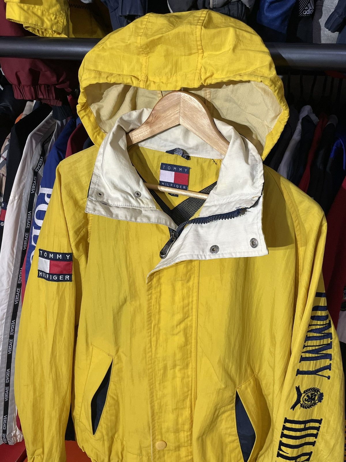 Tommy Hilfiger × Vintage Jacket Tommy Hilfiger Spell Out 90’s Vintage Size US S / EU 44-46 / 1 - 10 Thumbnail