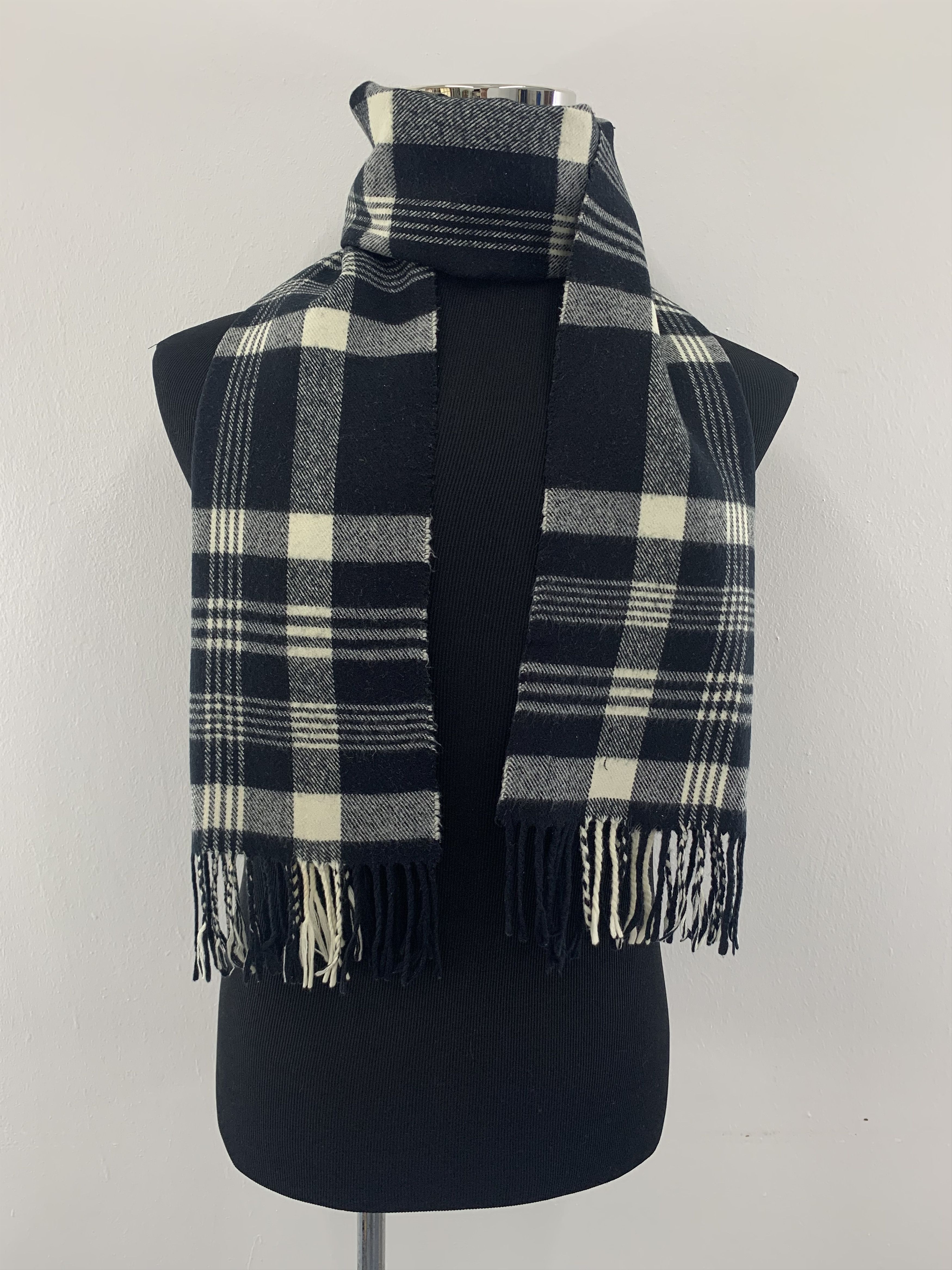 Takeo Kikuchi Takeo Kikuchi Scarf Wool Muffler Neck Wrap BL5213 Size ONE SIZE - 1 Thumbnail