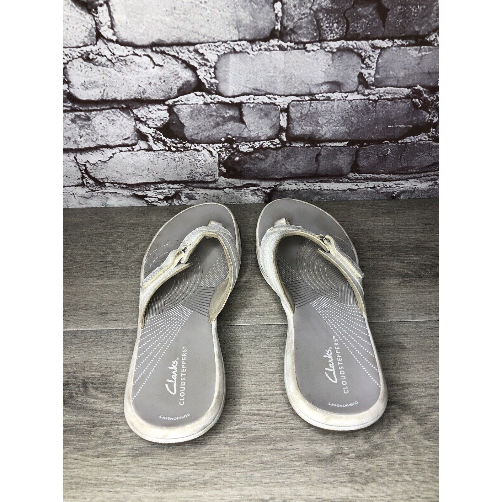 Clarks Clarks Cloudsteppers White Brinkley Flip Flops Foam Sandals Size US 9 / IT 39 - 4 Thumbnail