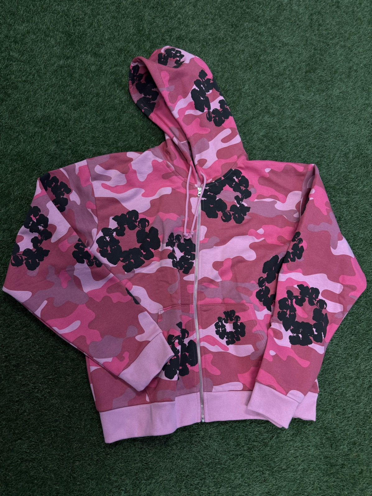 DENIM TEARS Denim Tears Camo Cotton Wreath Hoodie Pink Size XXL NEW Size US XXL / EU 58 / 5 - 4 Thumbnail