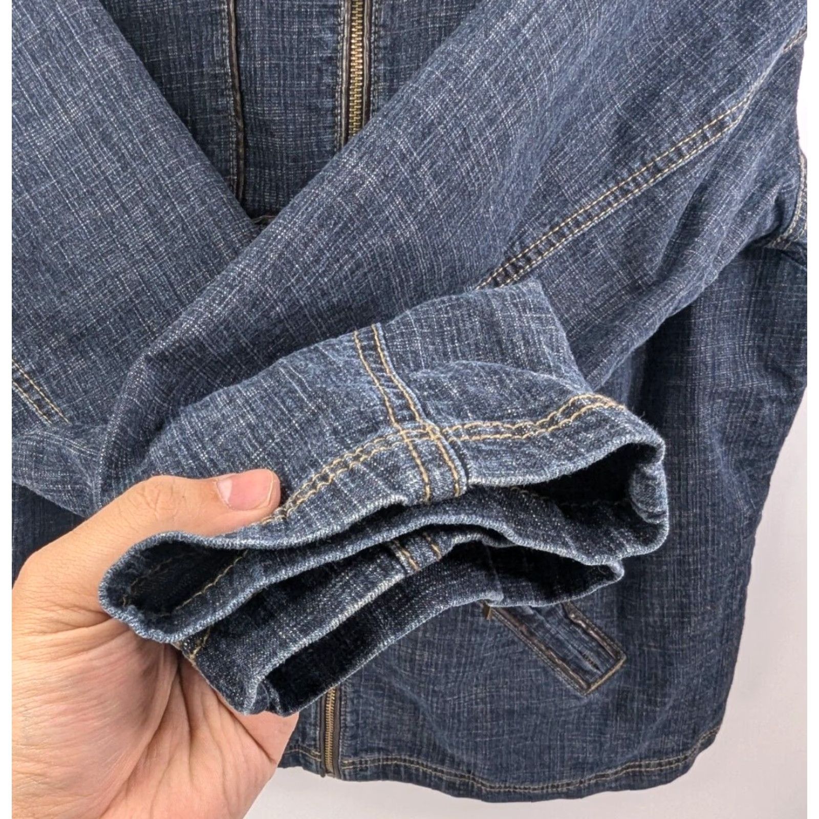 Denime Liz & Me Jean Jacket Women's 0X Denim Full Zip Blue Leather Trim Detail Plus Size Jacket Womens Shape Jacket Size 40" / US 18 - 2 Thumbnail