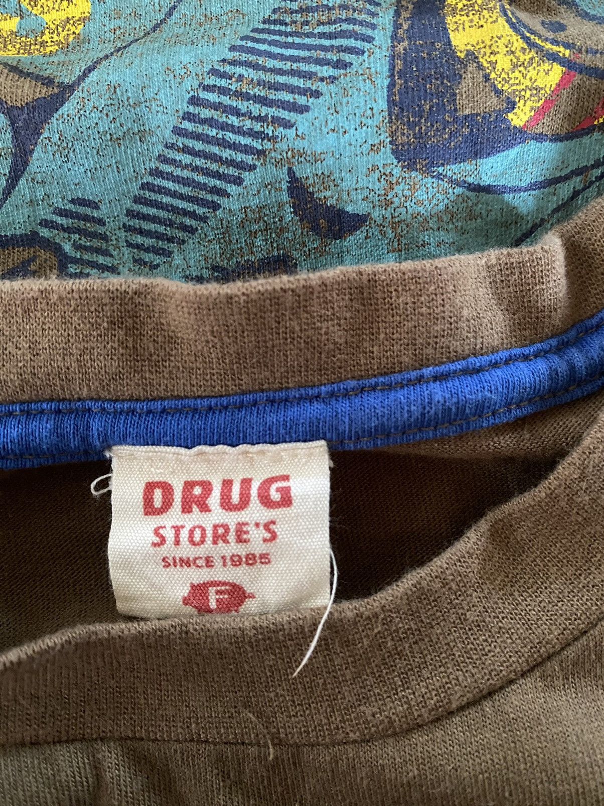 Japanese Brand 🔥RARE🔥Vintage Y2k Drug Store’s Air Force Tee Size US L / EU 52-54 / 3 - 5 Thumbnail